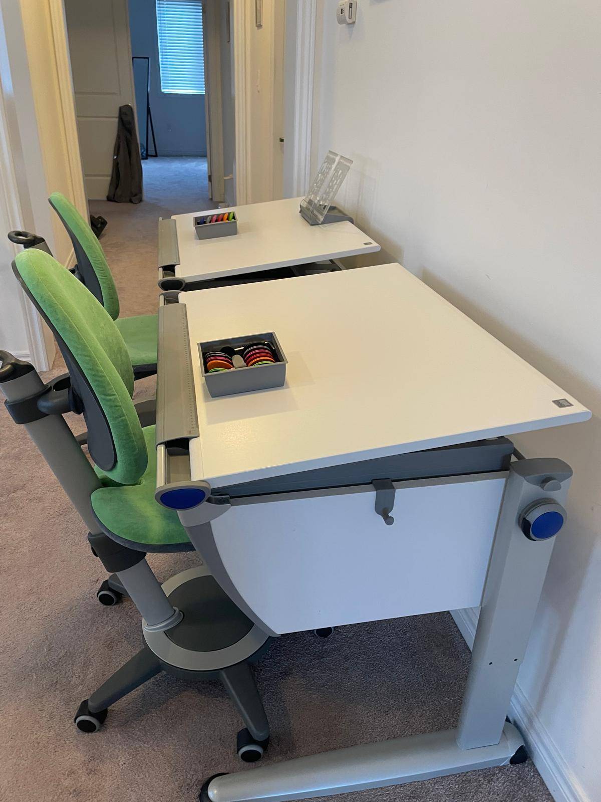 Customizable Moll Joker Ergonomic Kids Desk & Maximo Chair (2)
