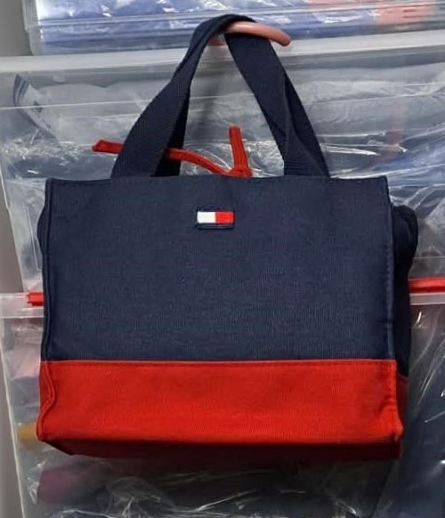 Tommy Hilfiger Mini Premium Canvas Tote Upgraded to Crossbody🥕 - photo 4