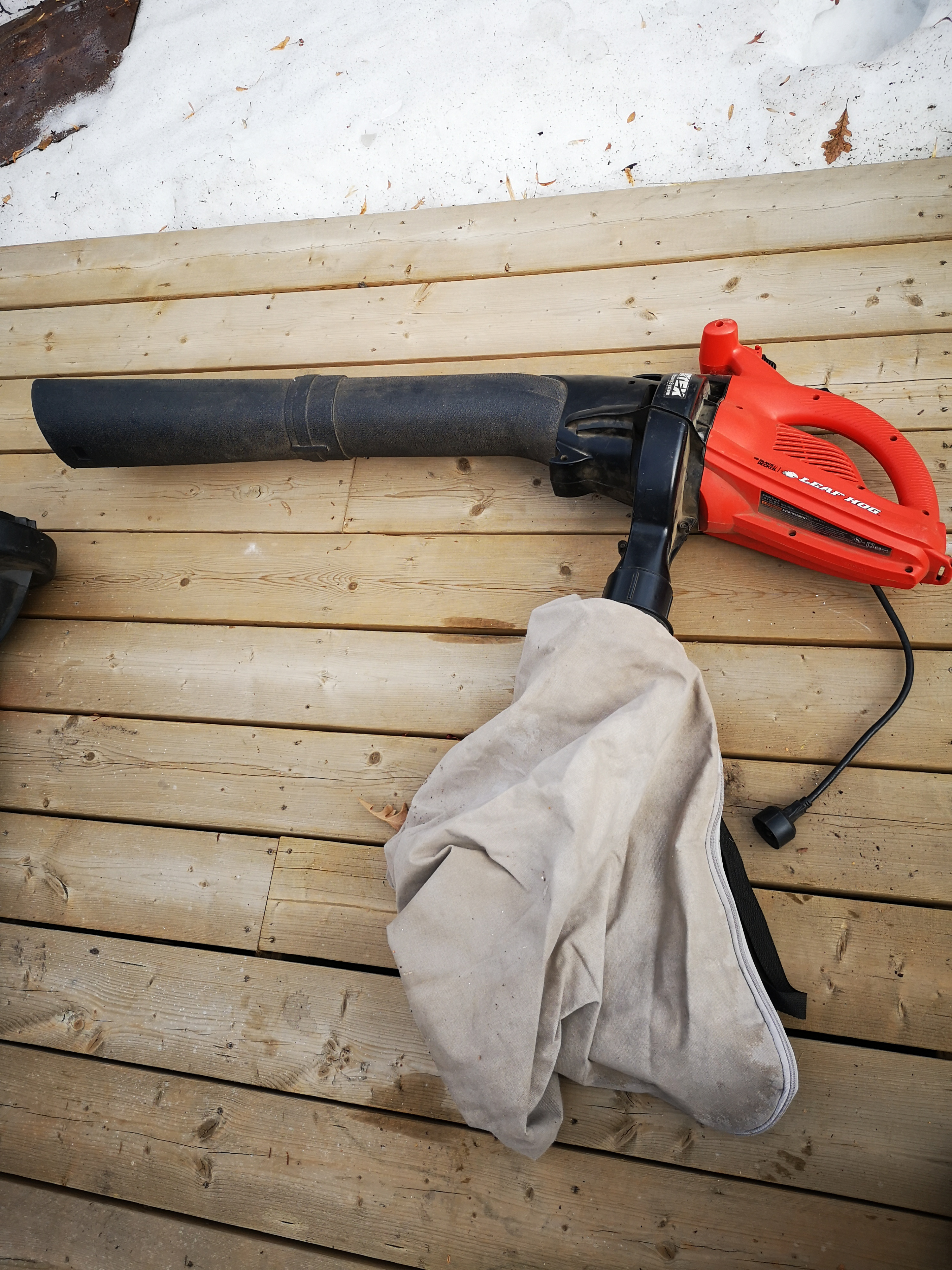 Leaf Blower and Vaccuum - Black and Decker - photo 4