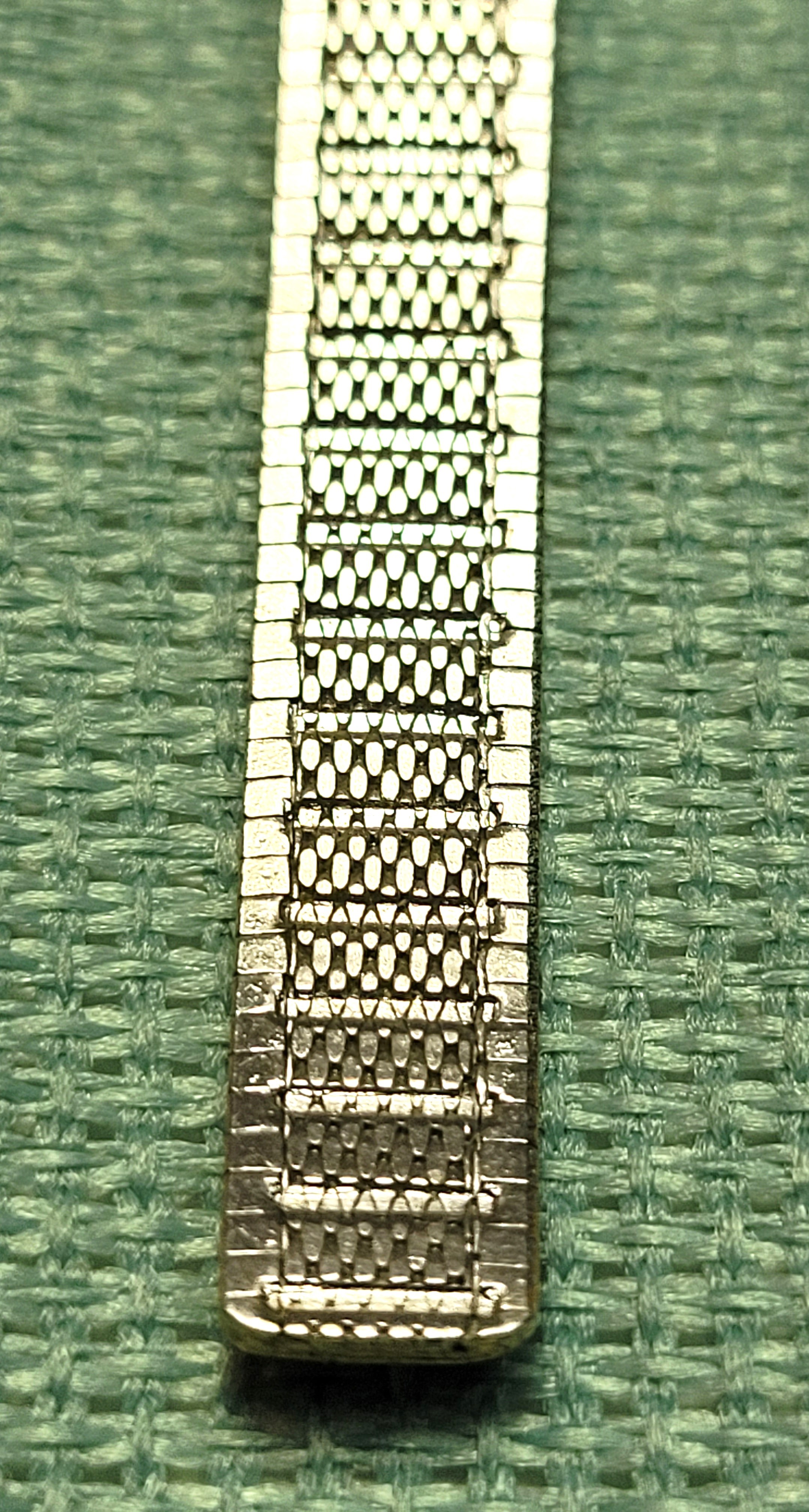 1992 Benrus Ladies Watch Gold Tone New Battery MISSING CLASP - photo 4