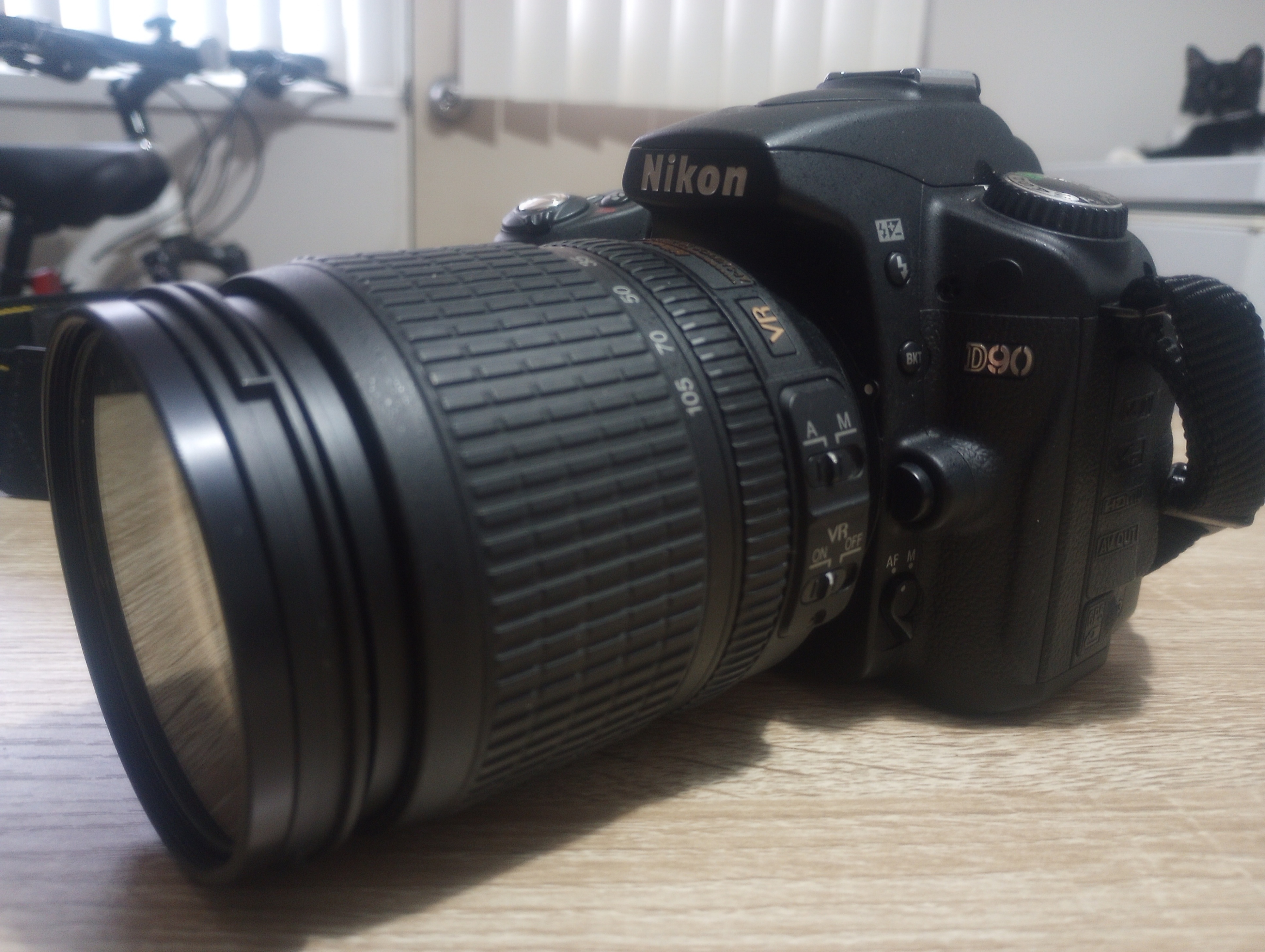 Nikon D90 DSLR Camera, Carry Bag, Tripod, SD Card, and more - photo 3