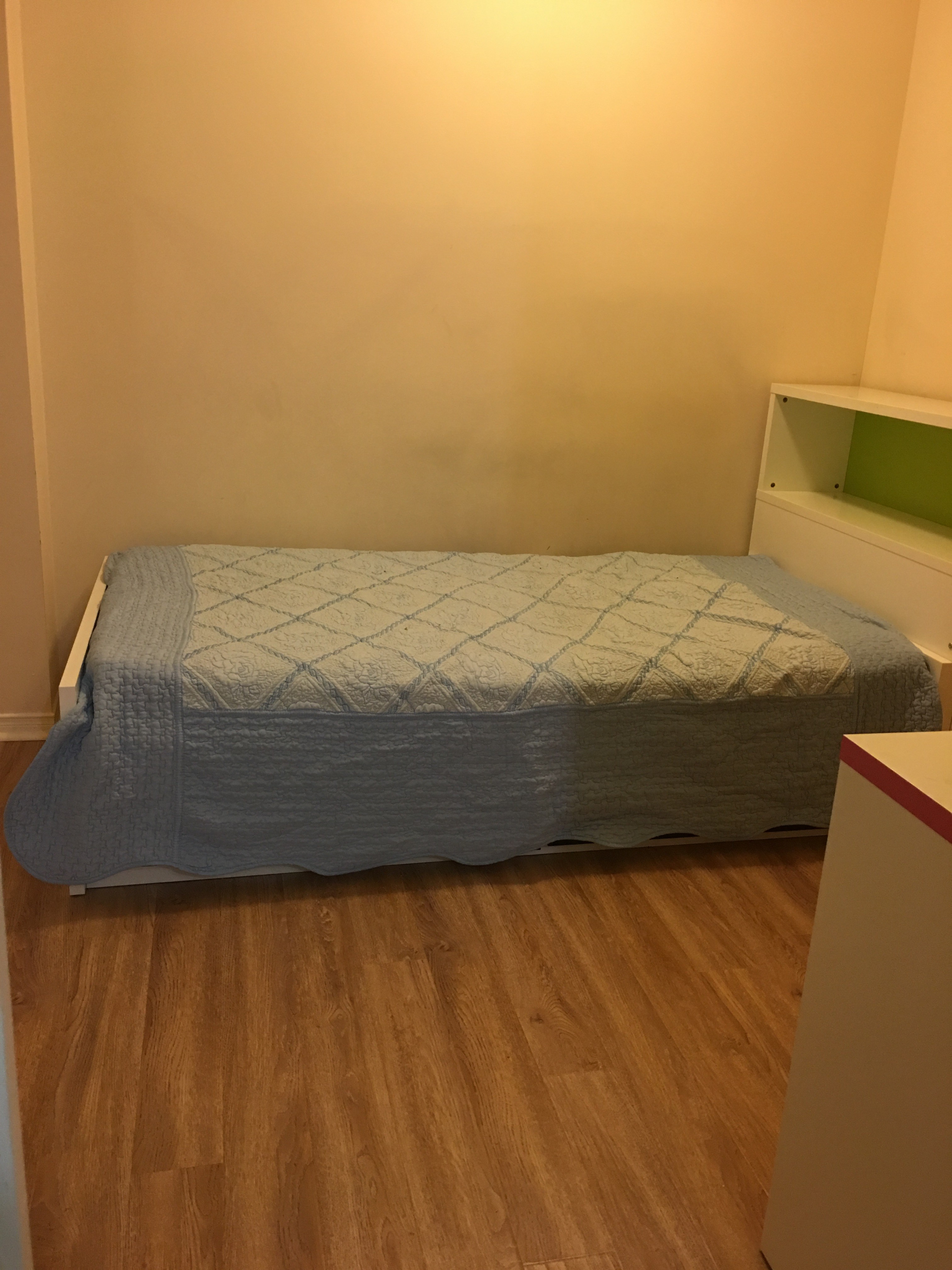 York Uni. 1 room with private washroom - photo 4