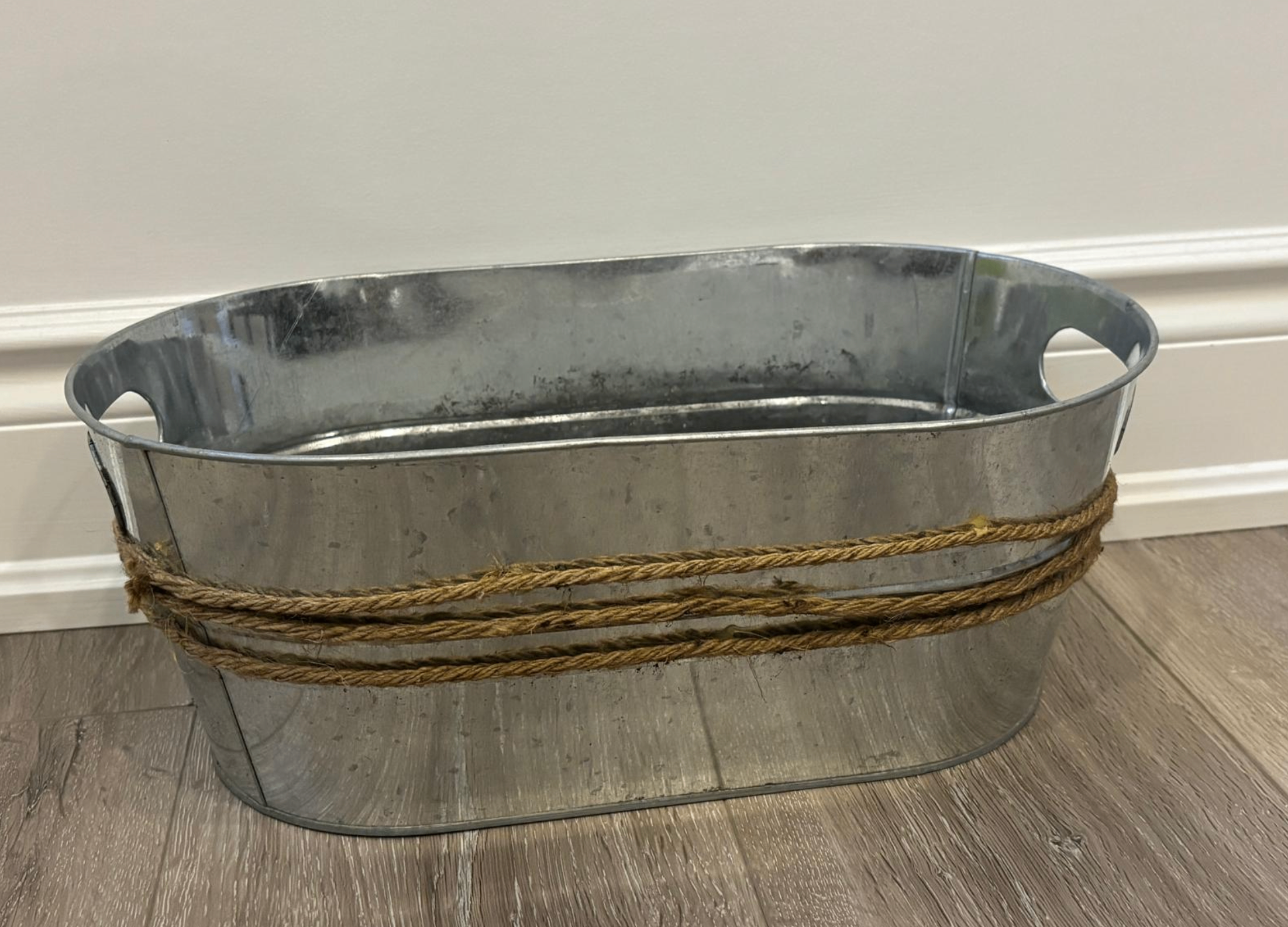 Decorative flower basket 🌸🧺