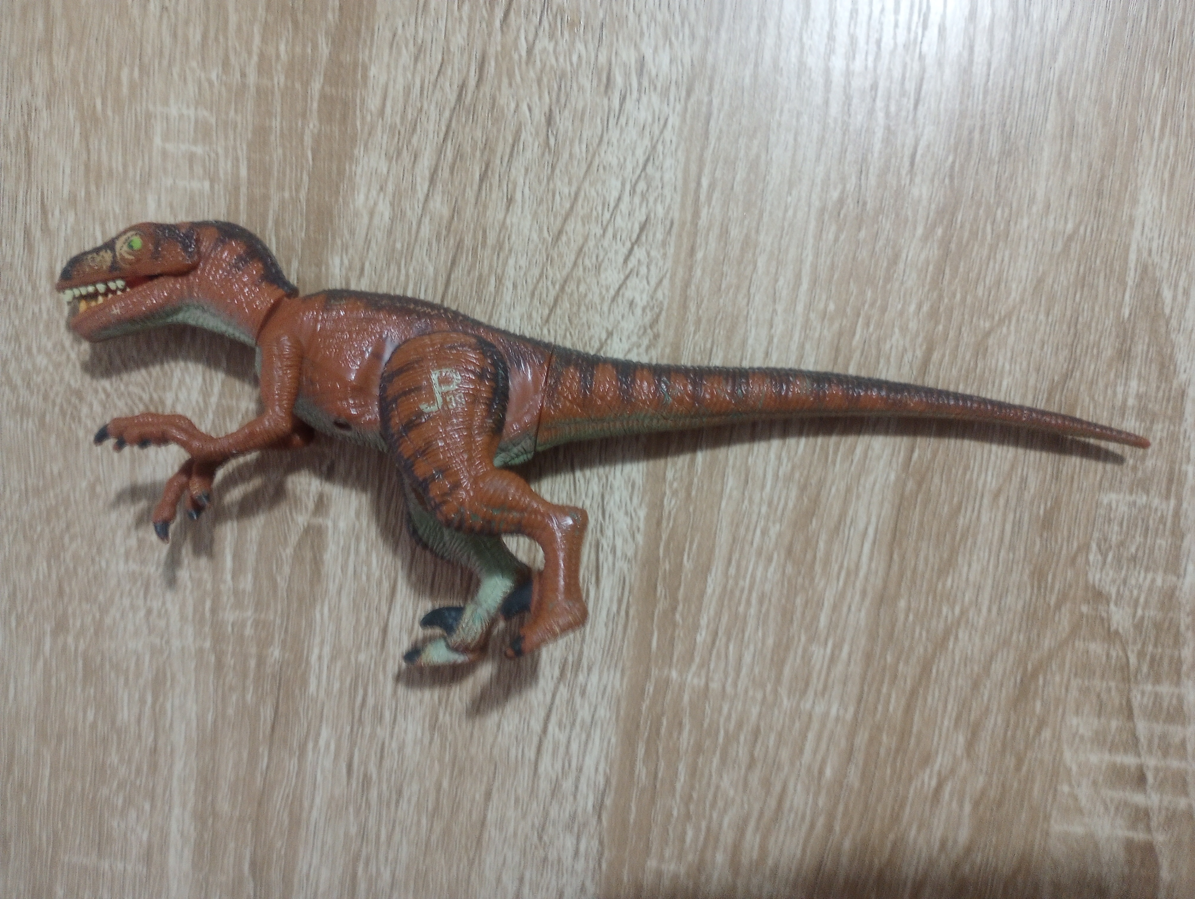 Jurassic Park JP03 Velociraptor Figure Toy Kenner 1993 - photo 2