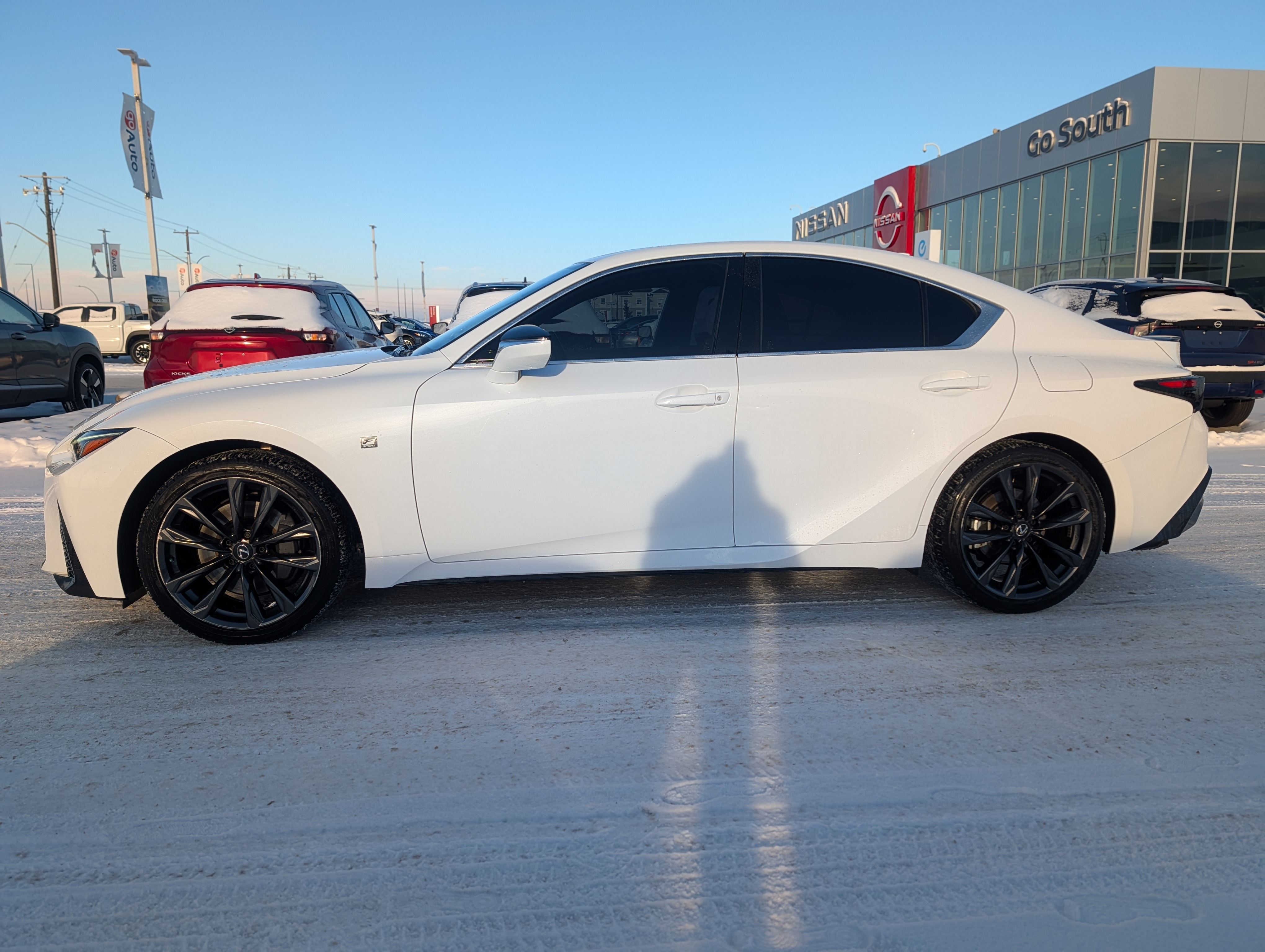 2023 Lexus IS 300 - photo 2