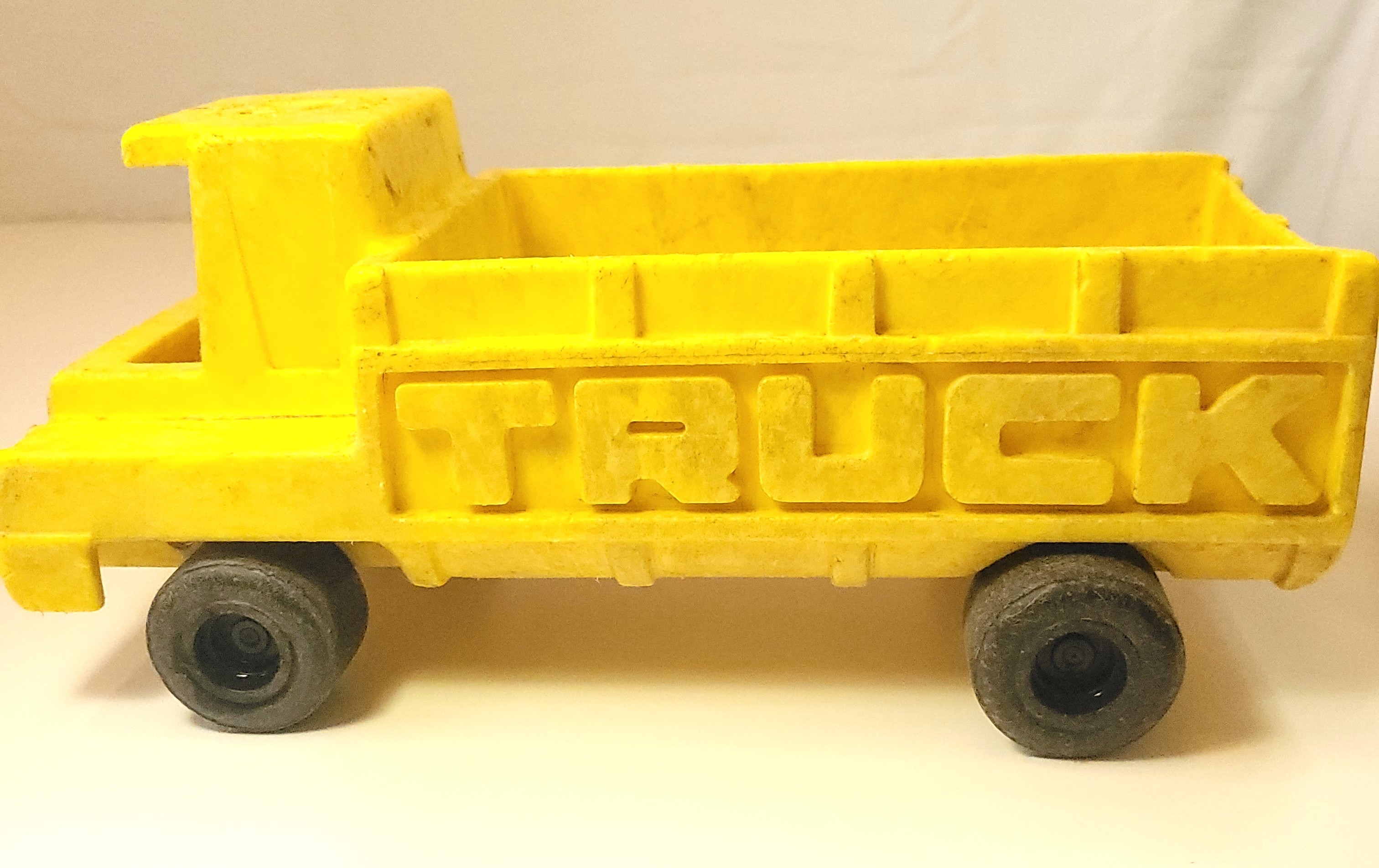 1971 Mattel Tuff Stuff Dump Truck Large 13" Yellow Toy Truck - photo 2