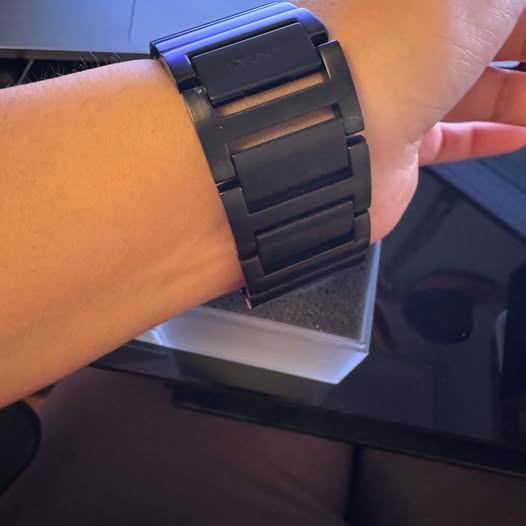MUST GO - Women's DKNY Black Cuff Watch - photo 4