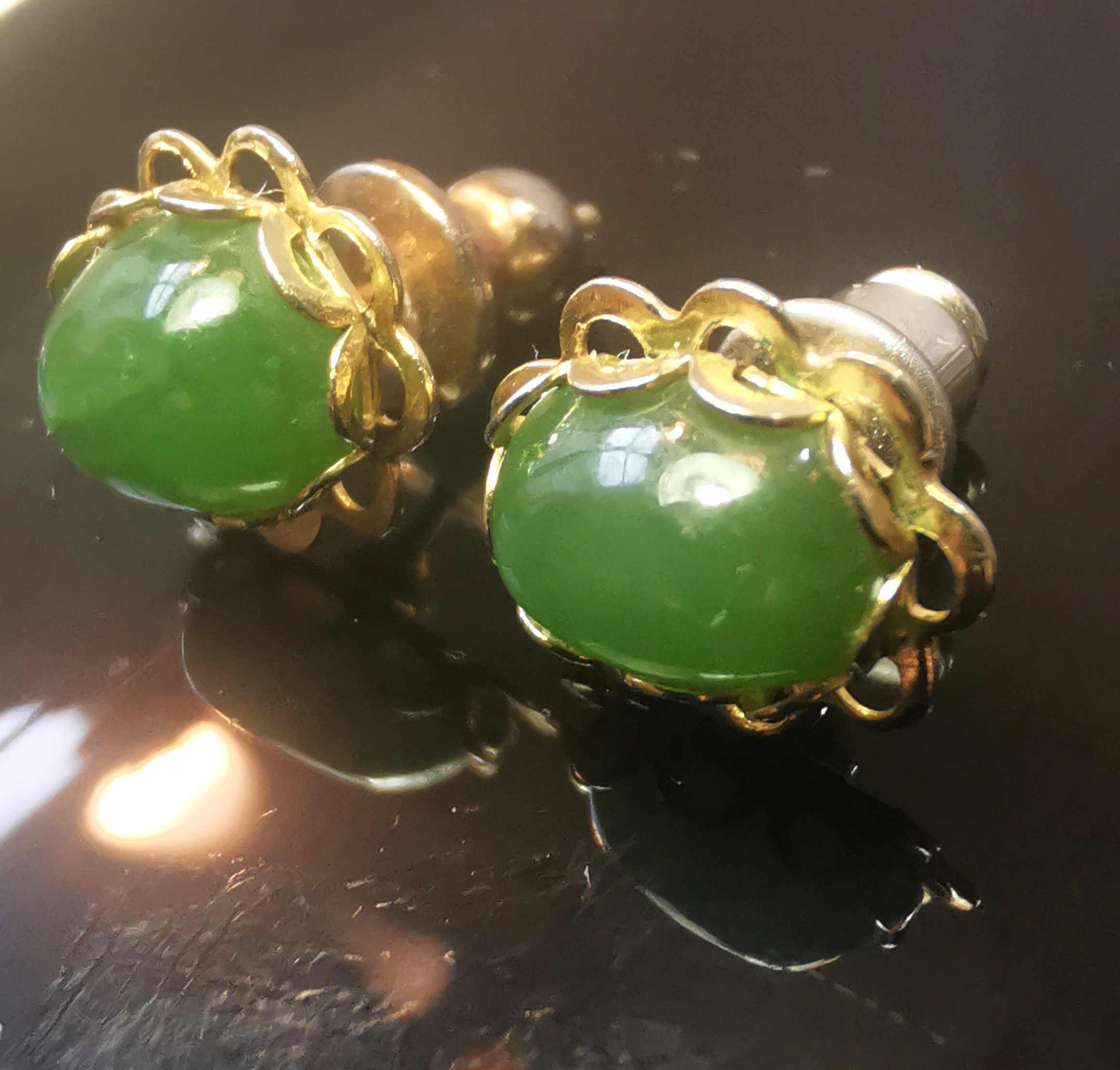 1970s Hong Kong Green Jade Cabochon Gold Tone Earrings Floral - photo 3