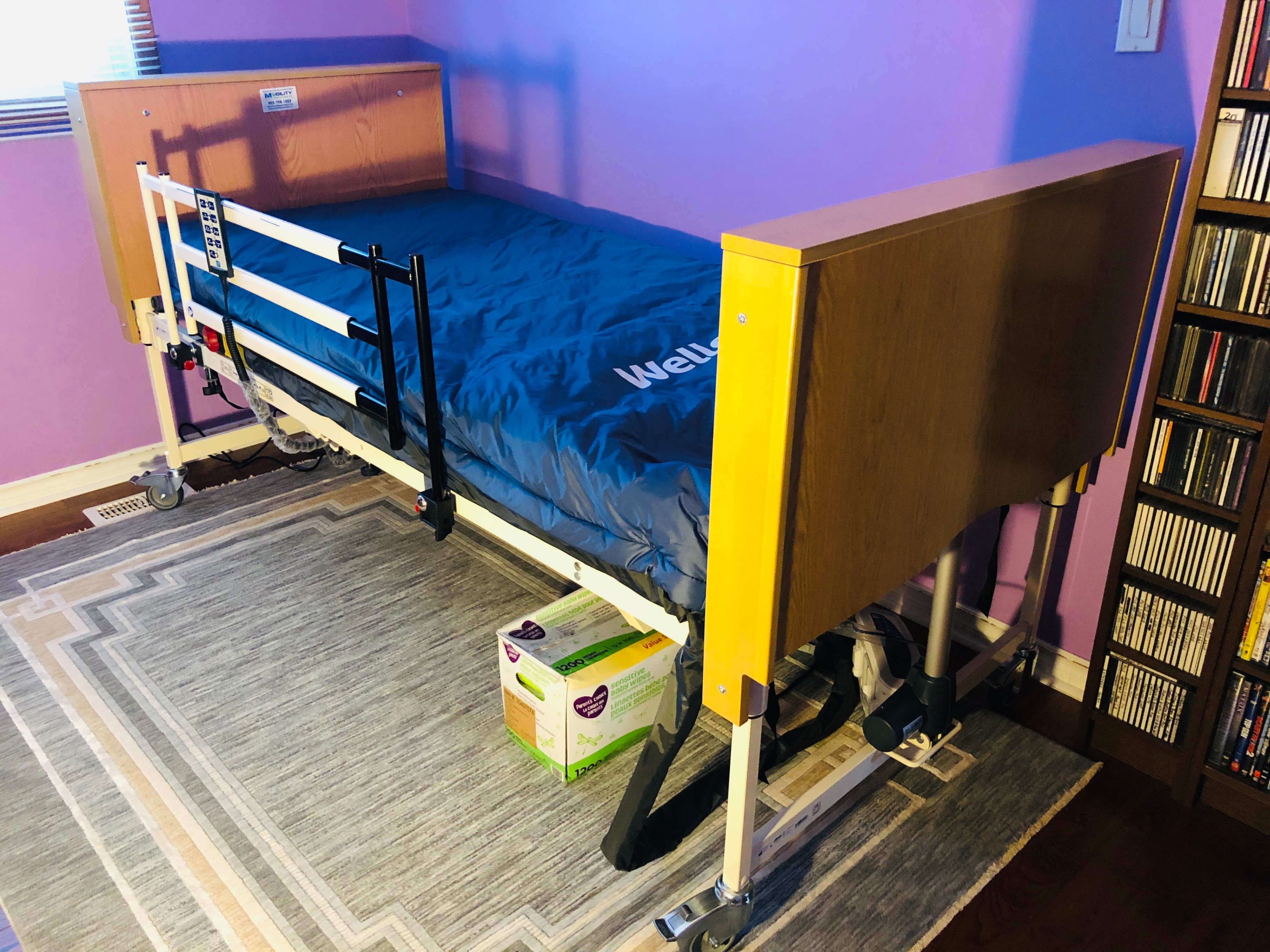 Hospital Bed - photo 3