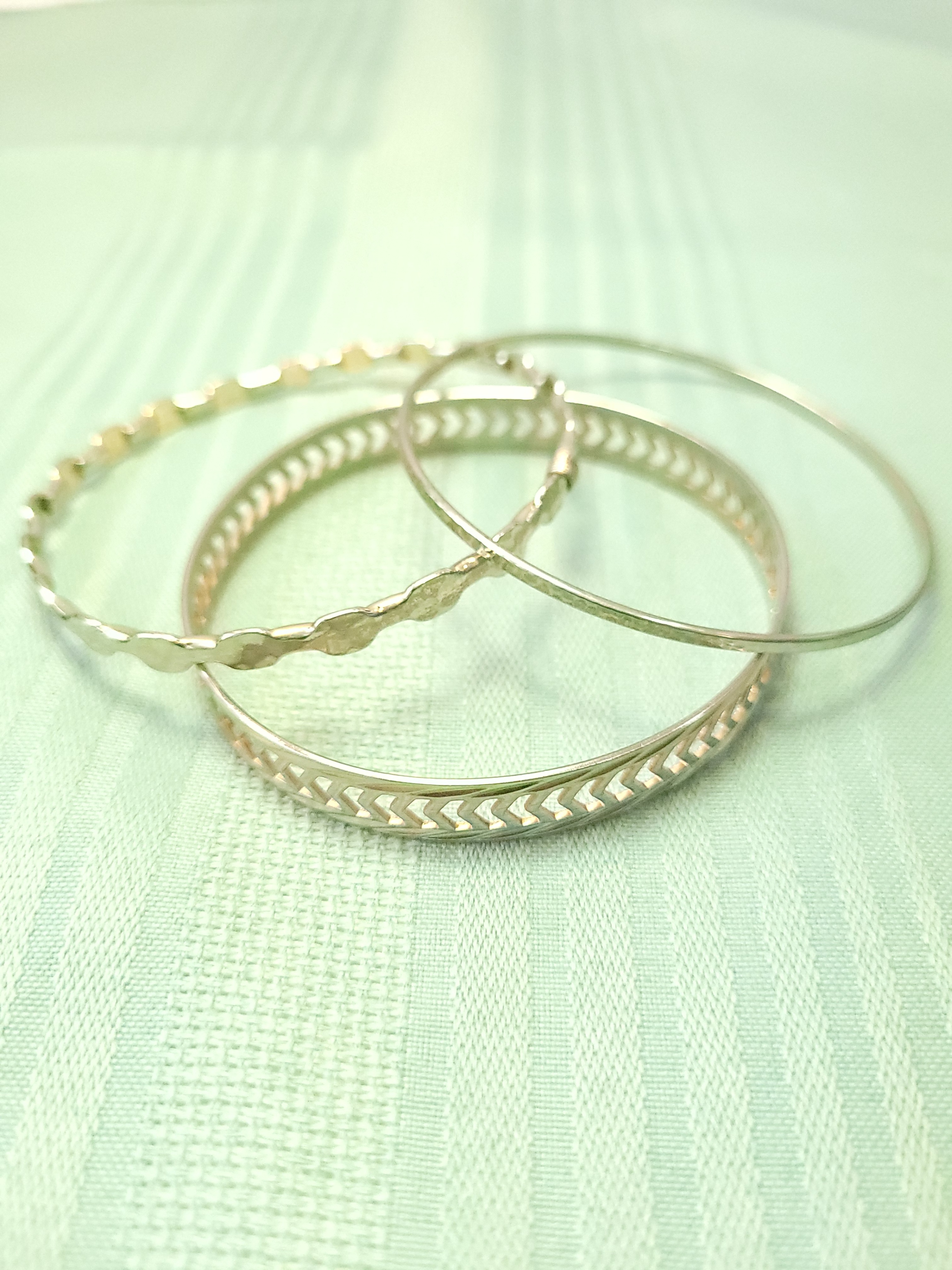 80s Silver Tone Bangle Bracelet Set (3) Chevron Cutout Hammered - photo 3