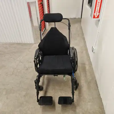22 in. PDG Stellar Wheelchair with Roho seat Cushion - photo 2