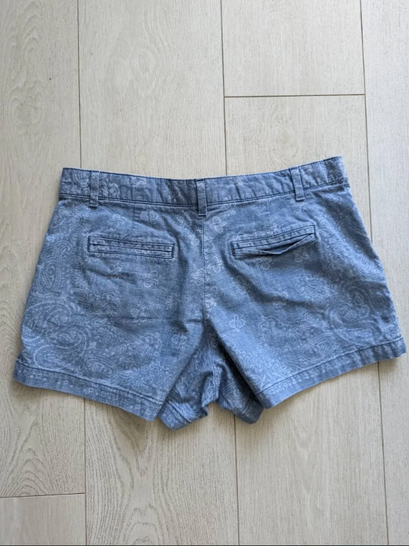 GAP Shorts - Size 2 - photo 2