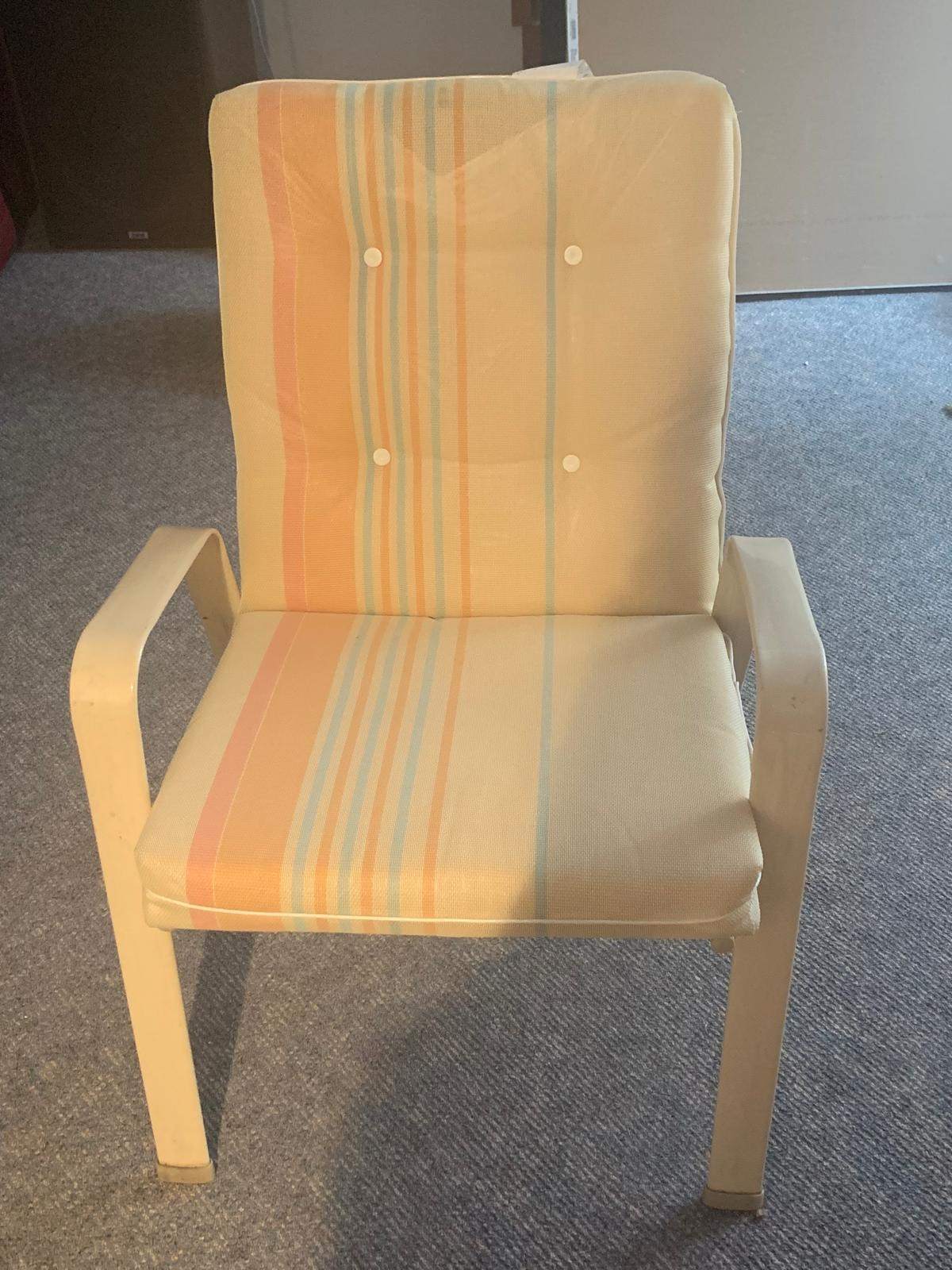 Patio Umbrella + 6 Chairs with Cushions
