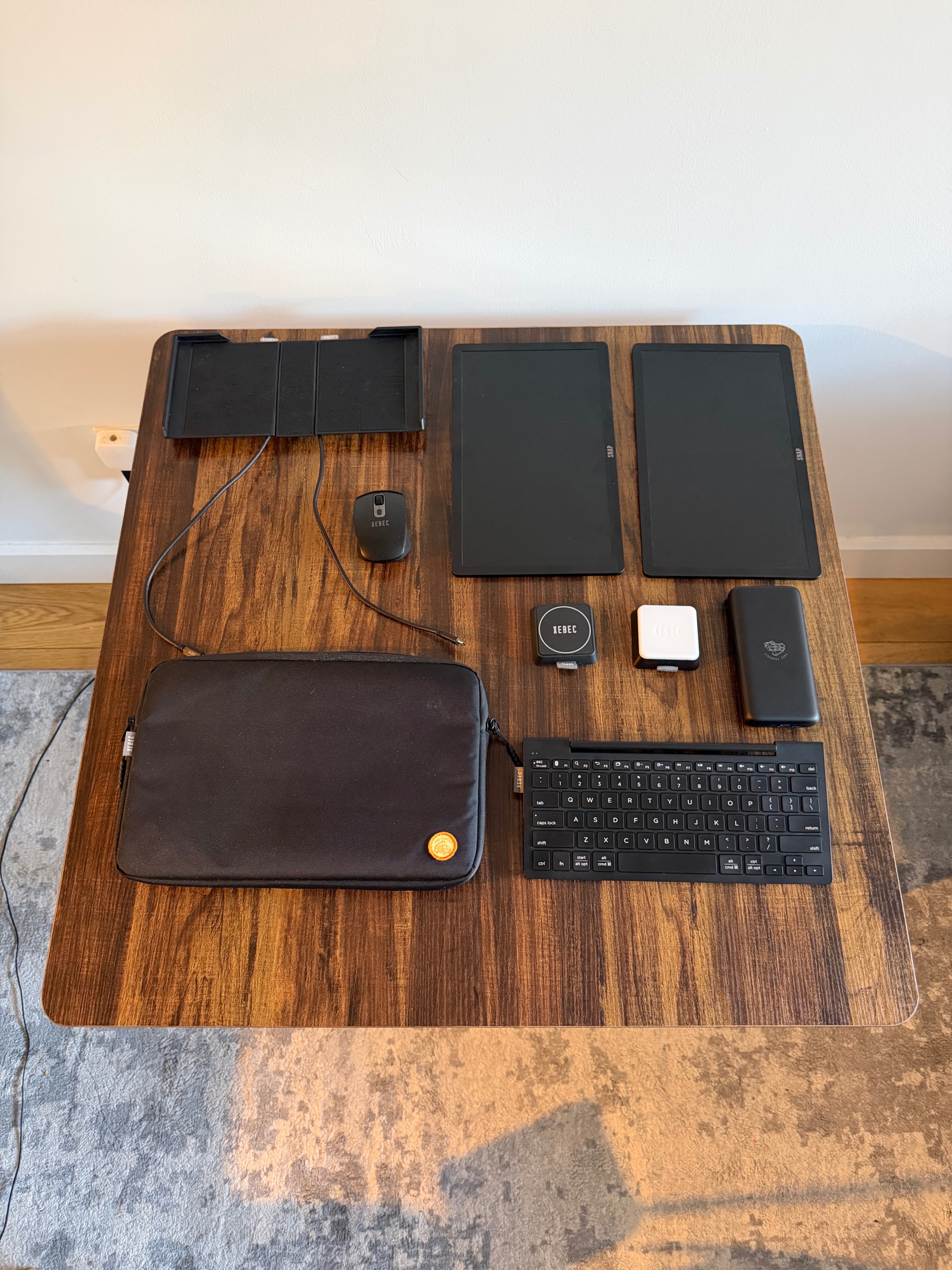 Xebec Snap Tri-Screen Laptop Monitor System + Accessories