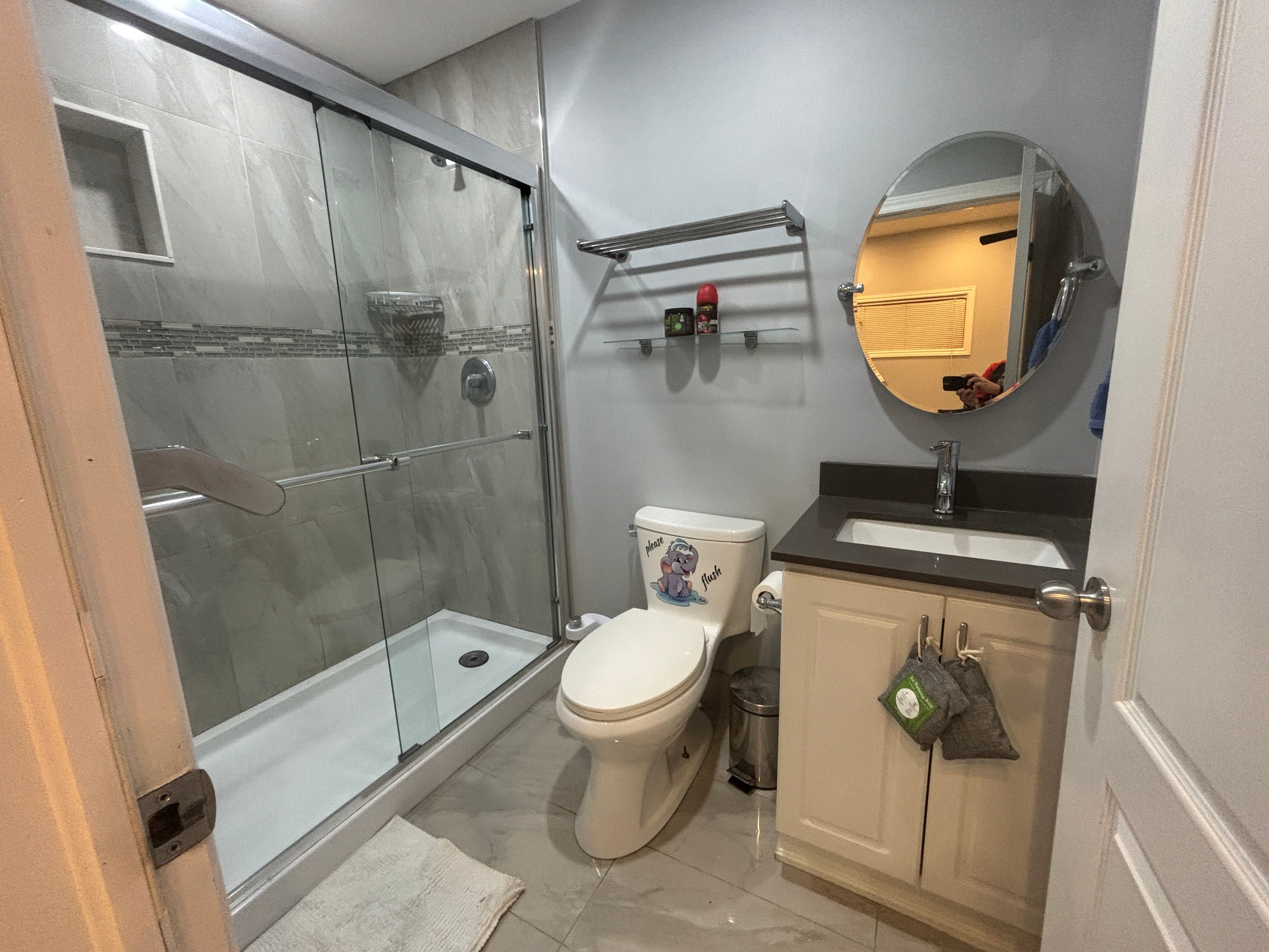 Legal 2 bedroom Basement for rent - photo 2