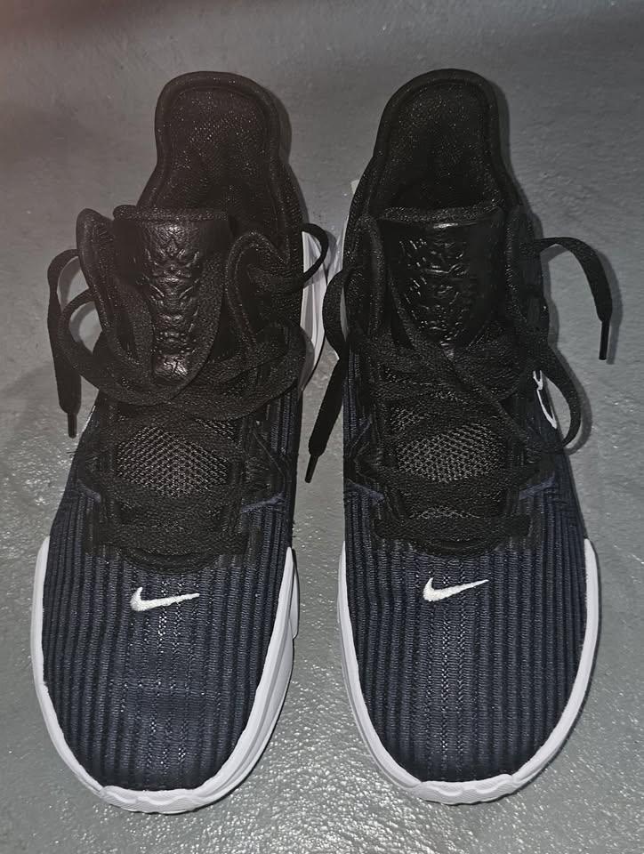 Nike LeBron Witness 8 - Black/White Basketball Shoes - 9.5 - photo 2