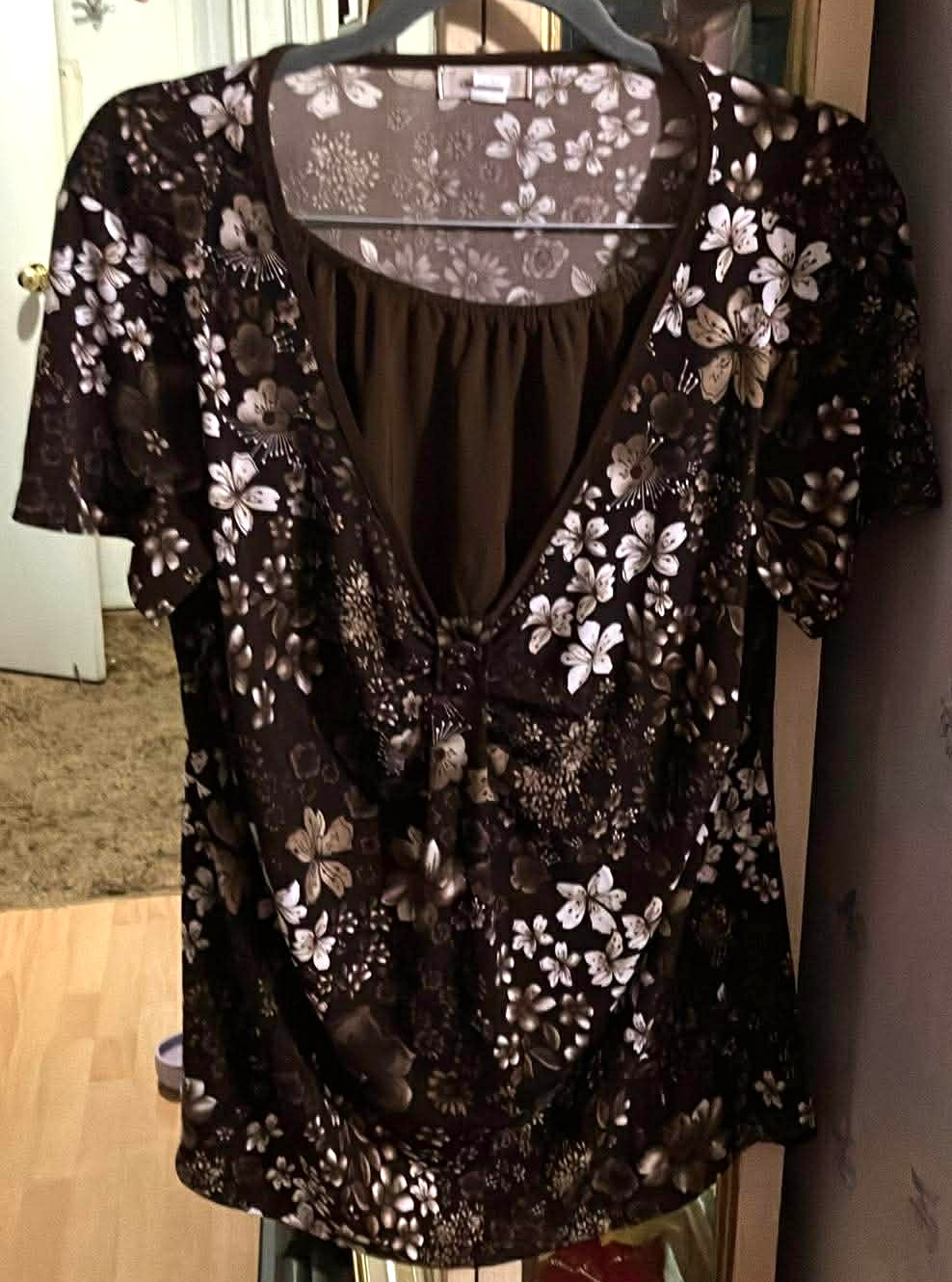 Women Brown Top with Flowers - Size 3X