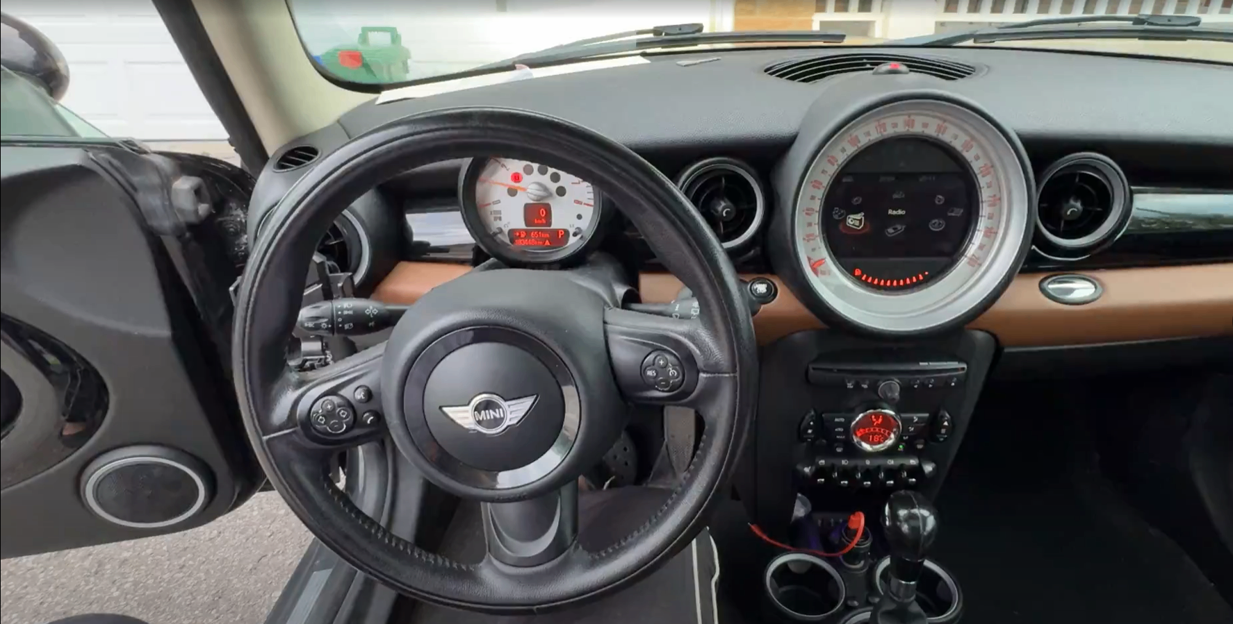 2013 mini cooper in v good condition (CERTIFIED + Carfax)