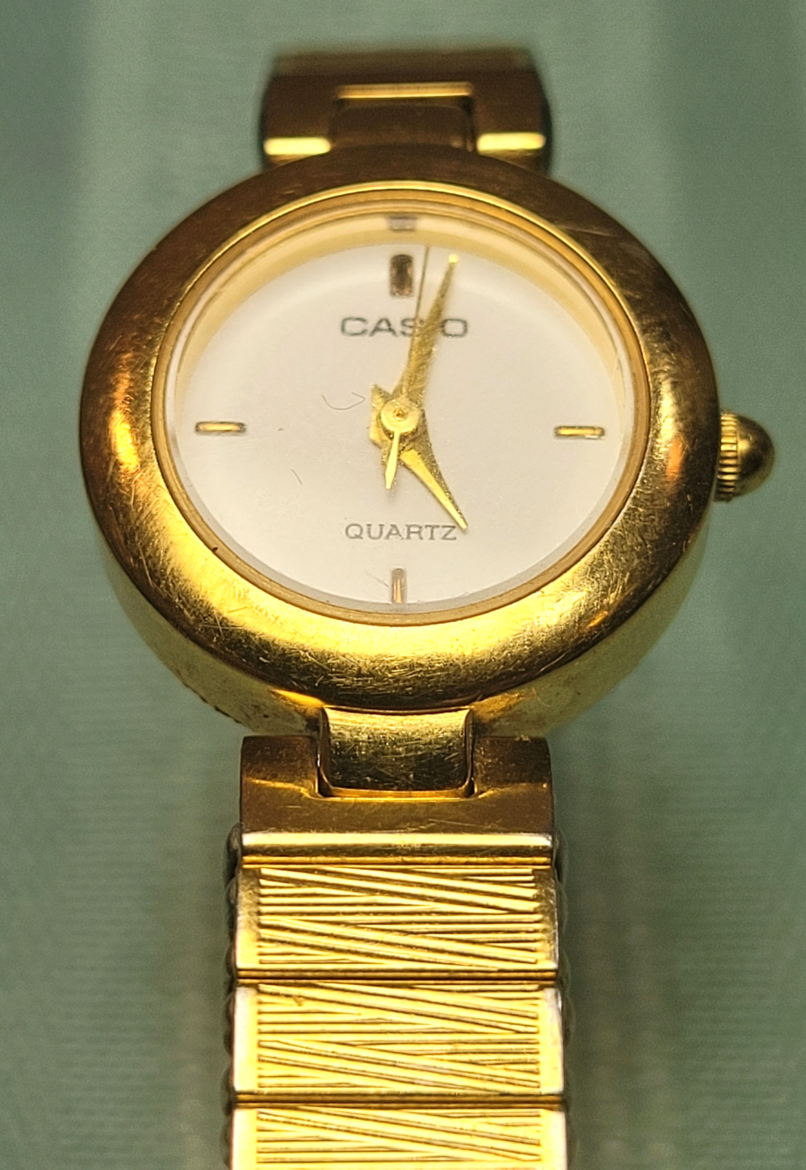 Casio LTP-2019 Gold Tone Ladies Watch New Battery 9mm Band Width - photo 3