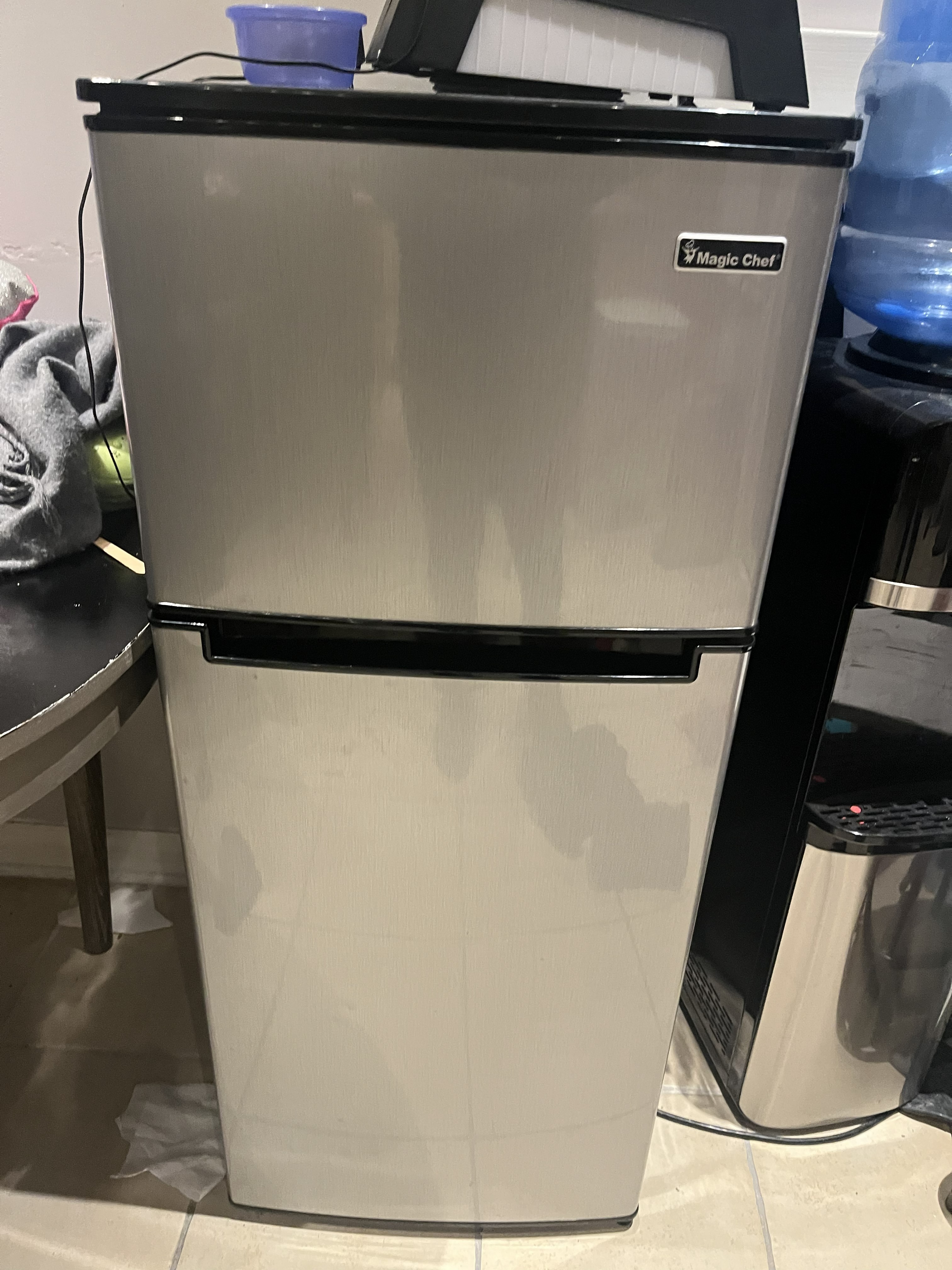 Magic Chef HMDR450SEF Mini Fridge
