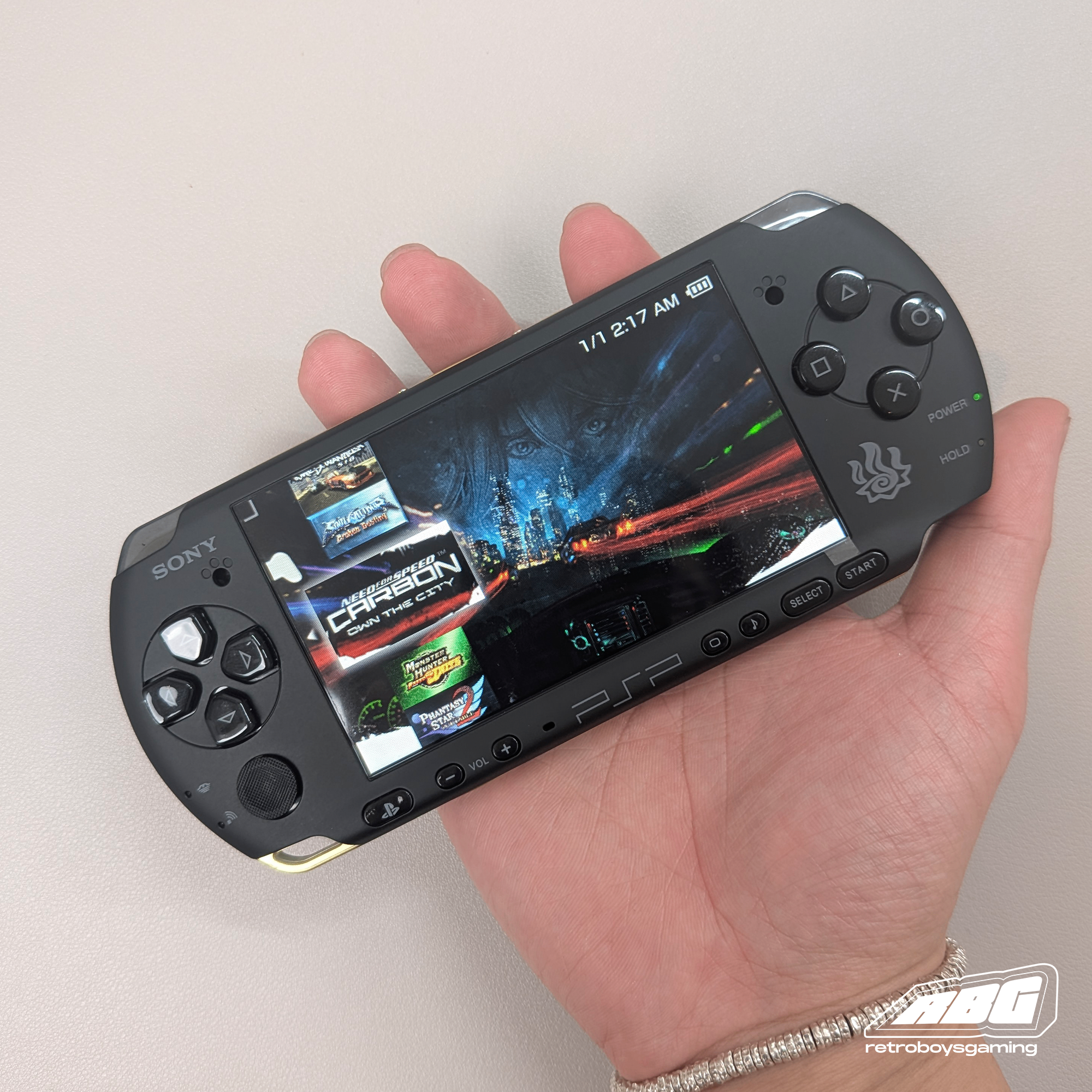 PSP3000 Monster Hunter reshell & IPS screen Modded - photo 3