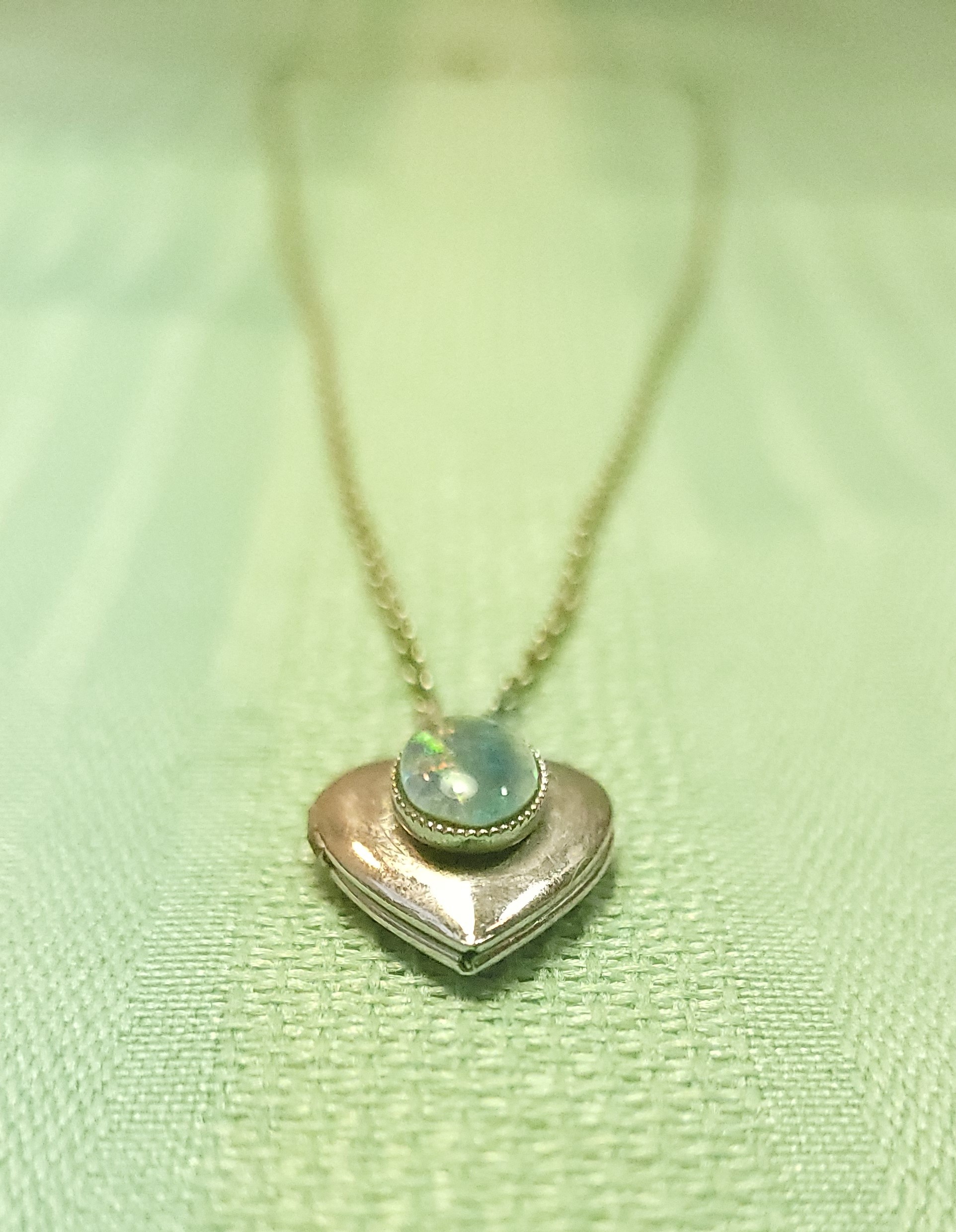 1970s Silver Tone Heart Locket Necklace Faux Opal Cabochon 18.5" - photo 2