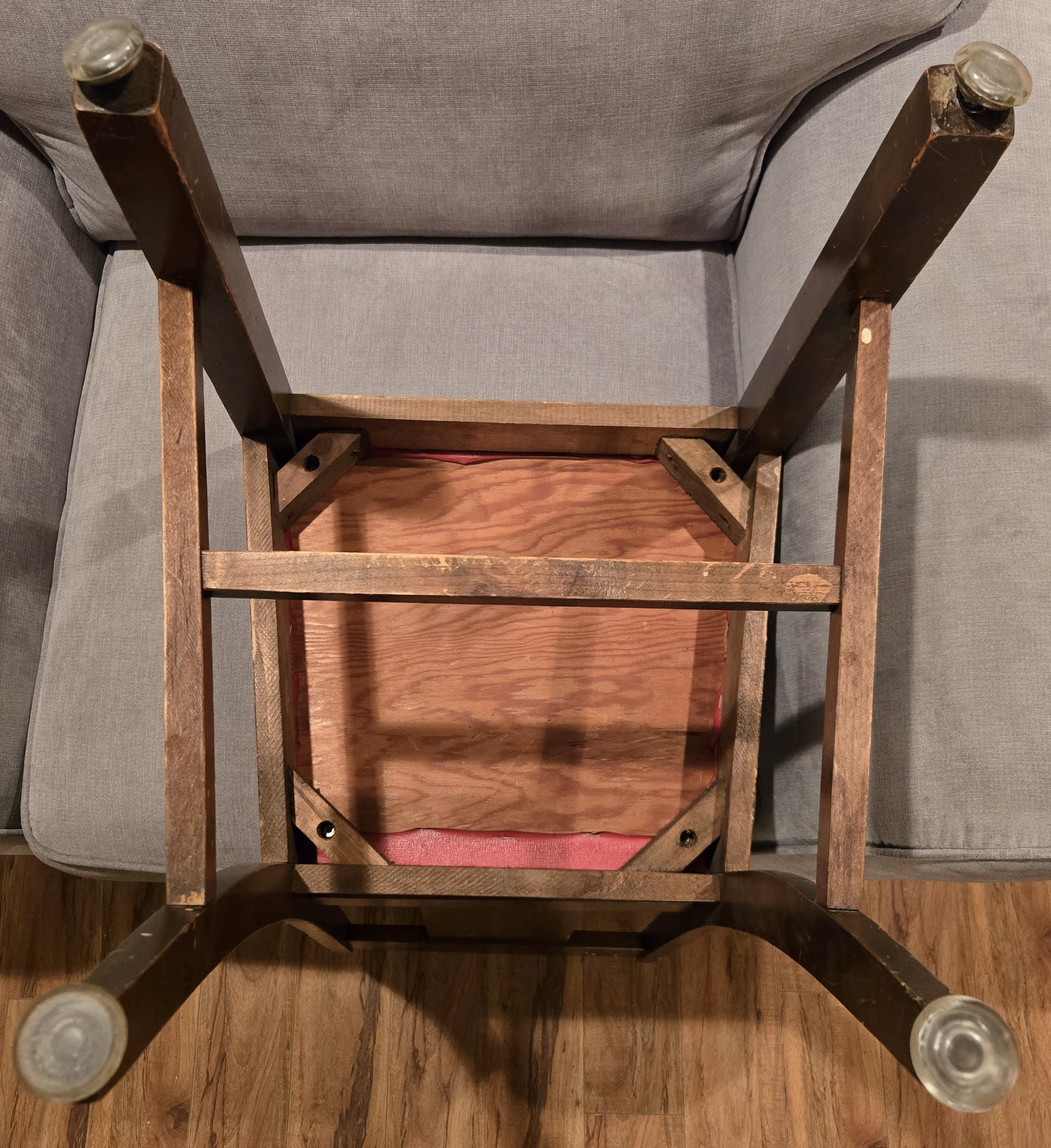 Antique Mission Oak Side Chair – Rare Red Rexine Seat - photo 3