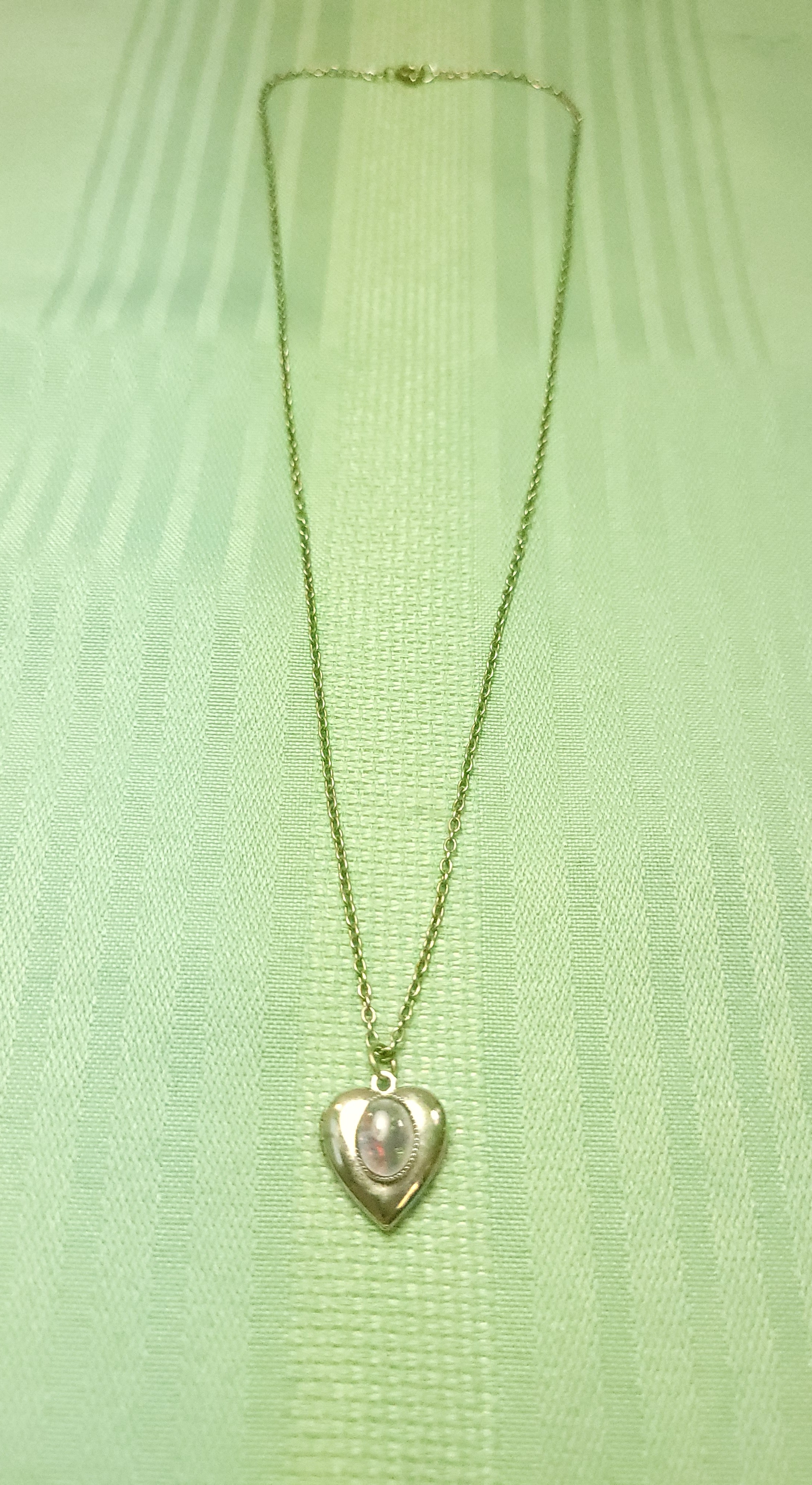 1970s Silver Tone Heart Locket Necklace Faux Opal Cabochon 18.5" - photo 4