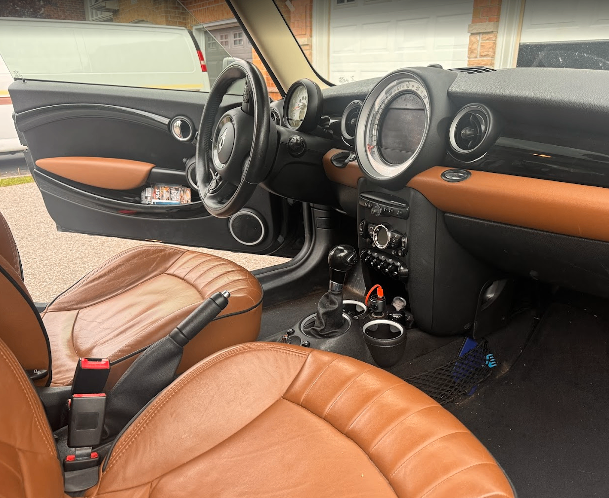 2013 mini cooper in v good condition (CERTIFIED + Carfax) - photo 2