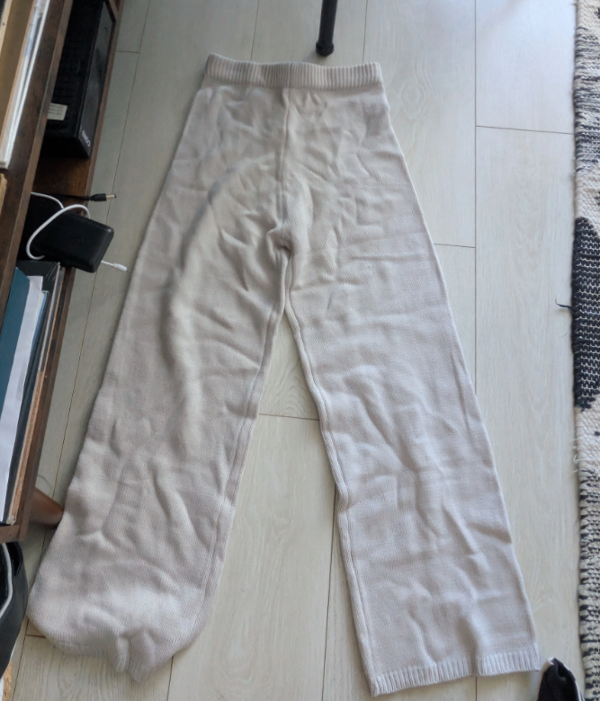 New Knitted Pants - Size M