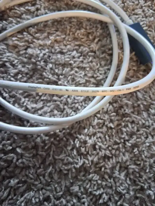 iStore DisplayPort Cable - photo 3