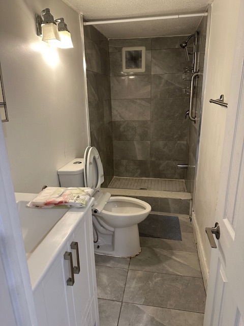 2 FURNISHED BDRMS -BSMNT APT - photo 3