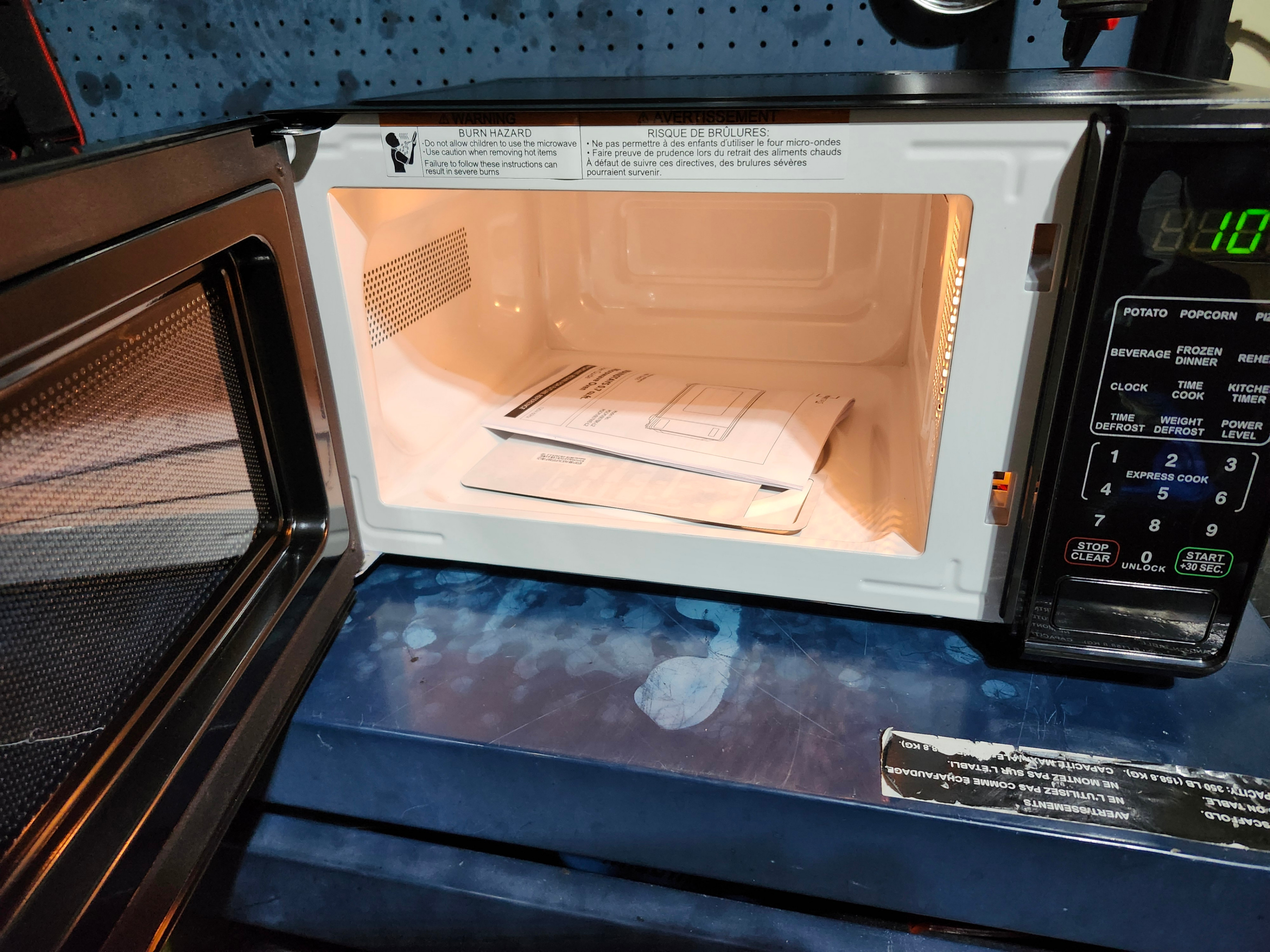 Mainstays 0.7cu/ft Microwave Oven - photo 3
