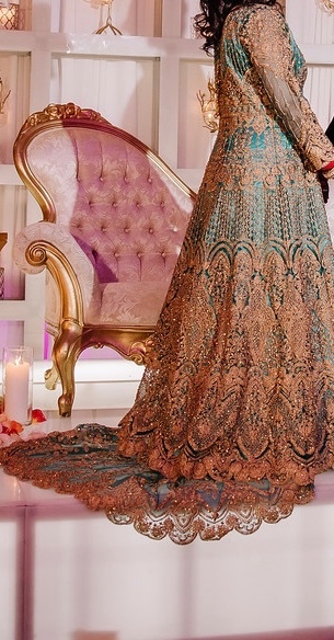 Beautiful Teal/Turquoise Golden Reception Gown - photo 4