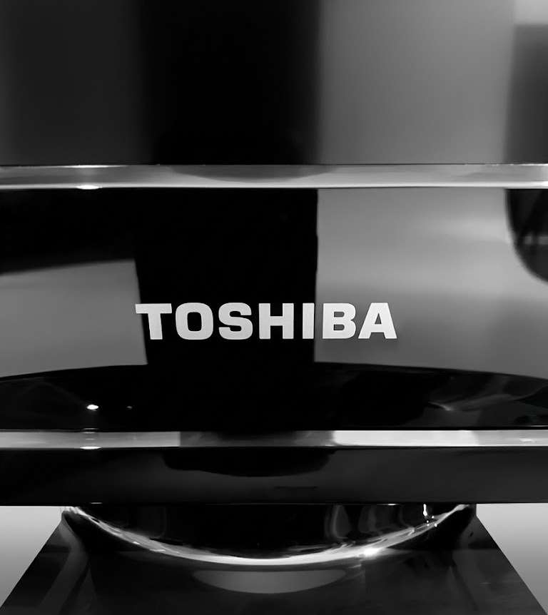 40'' Toshiba TV + Remote (Excellent used condition) - photo 4