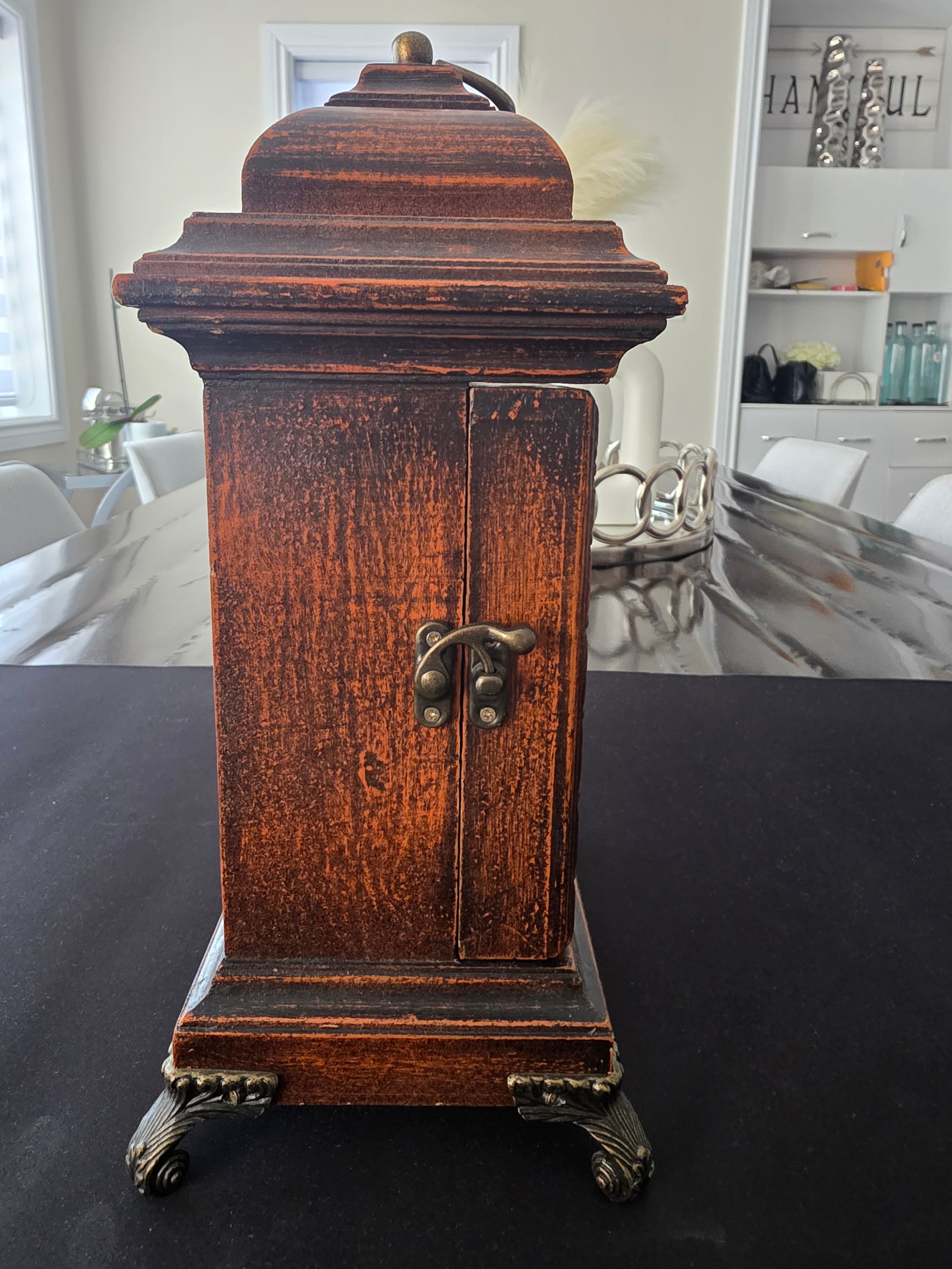 Vintage‐Style Wooden Mantel Clock - photo 4
