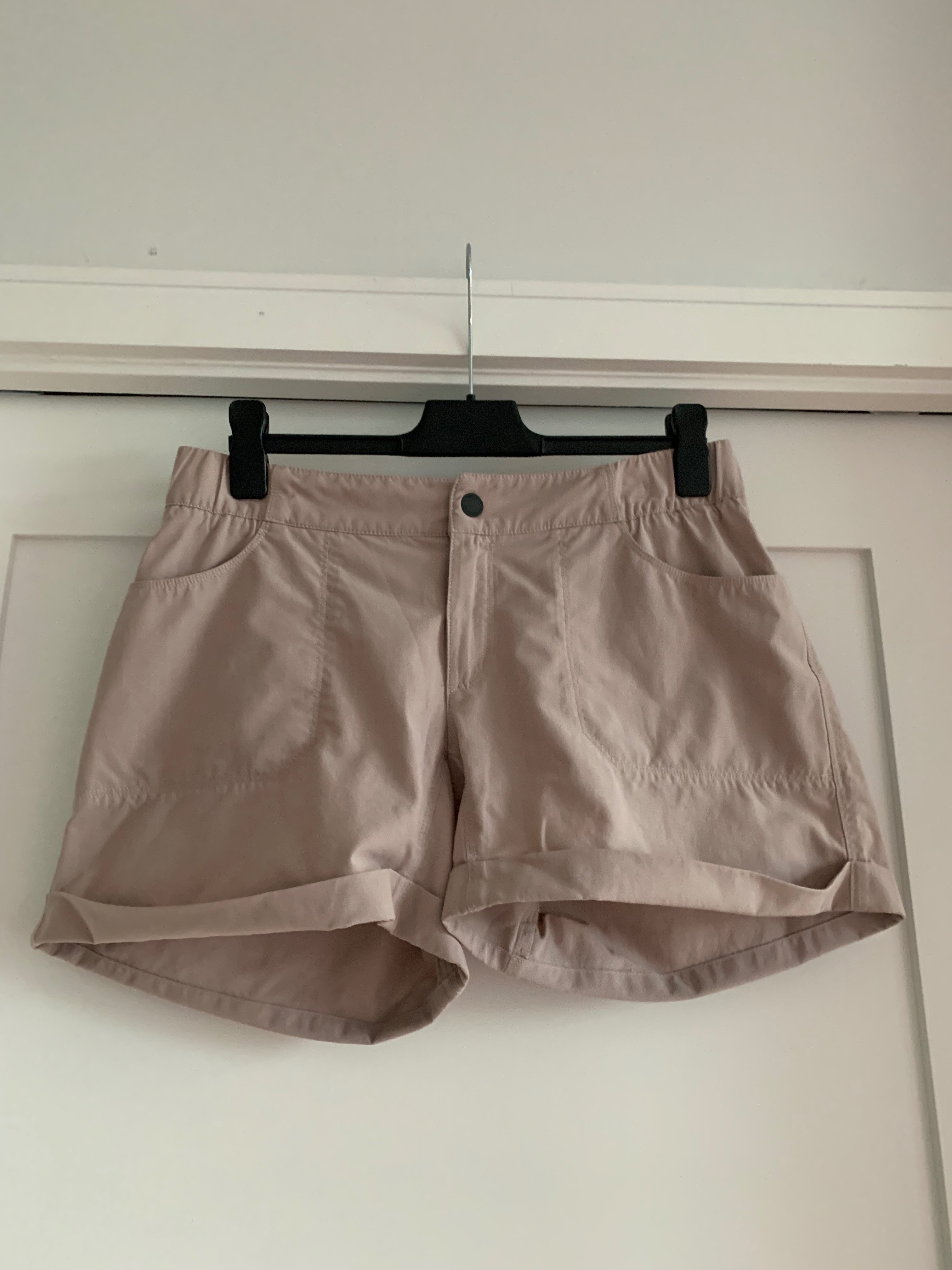 ICEBREAKER Merino SHORTS Women size L 32 like new paid $150+