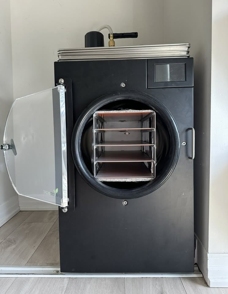 Harvest Right Freeze Dryer - MEDIUM