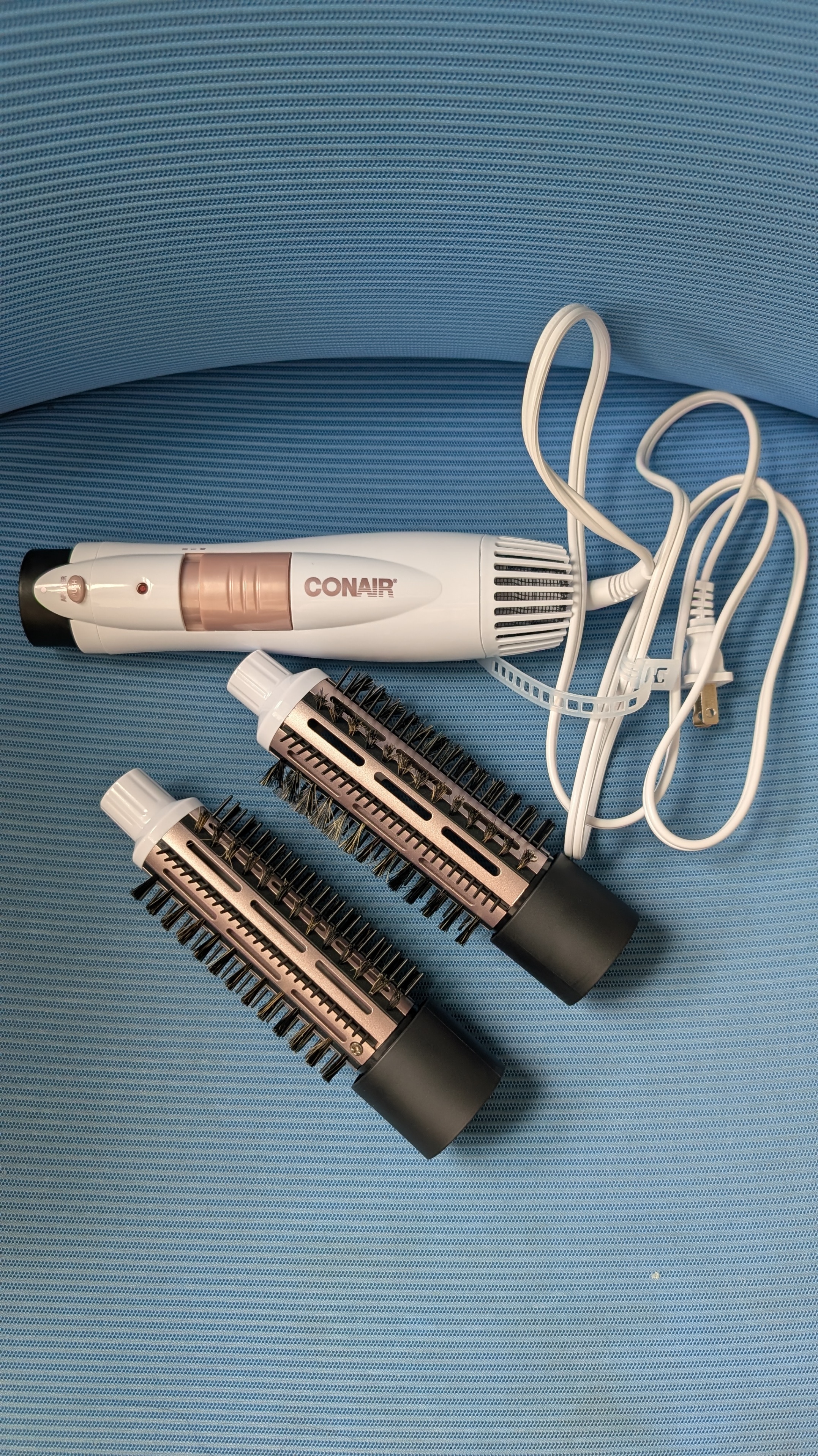 Conair 2-in-1 Double Ceramic Lightweight Hot Air Brush - photo 4
