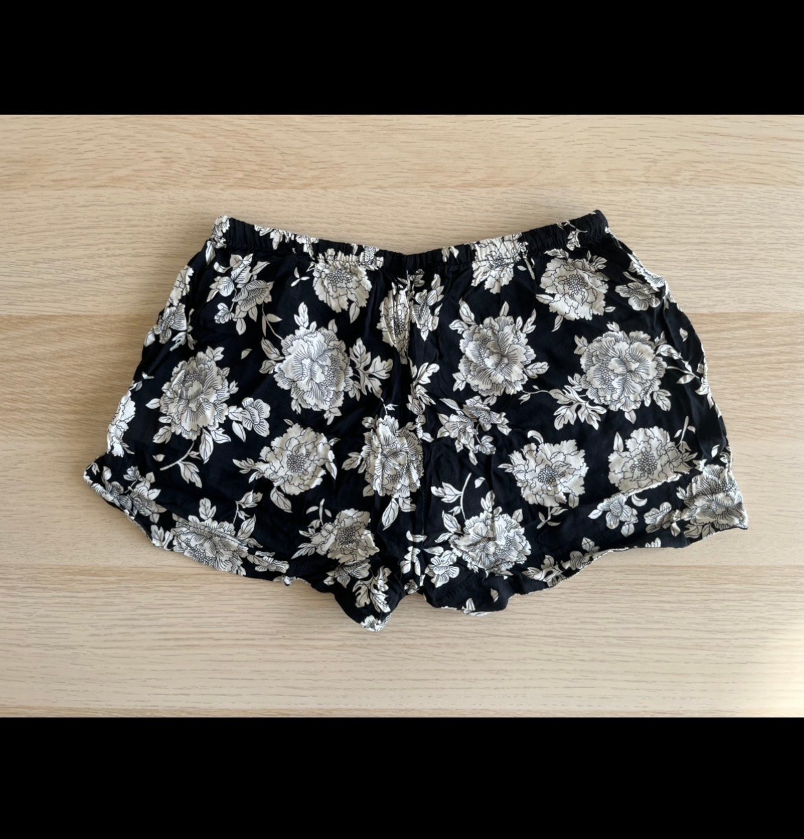 Womens/Girls Brandy Melville Floral Patterned Shorts - photo 2