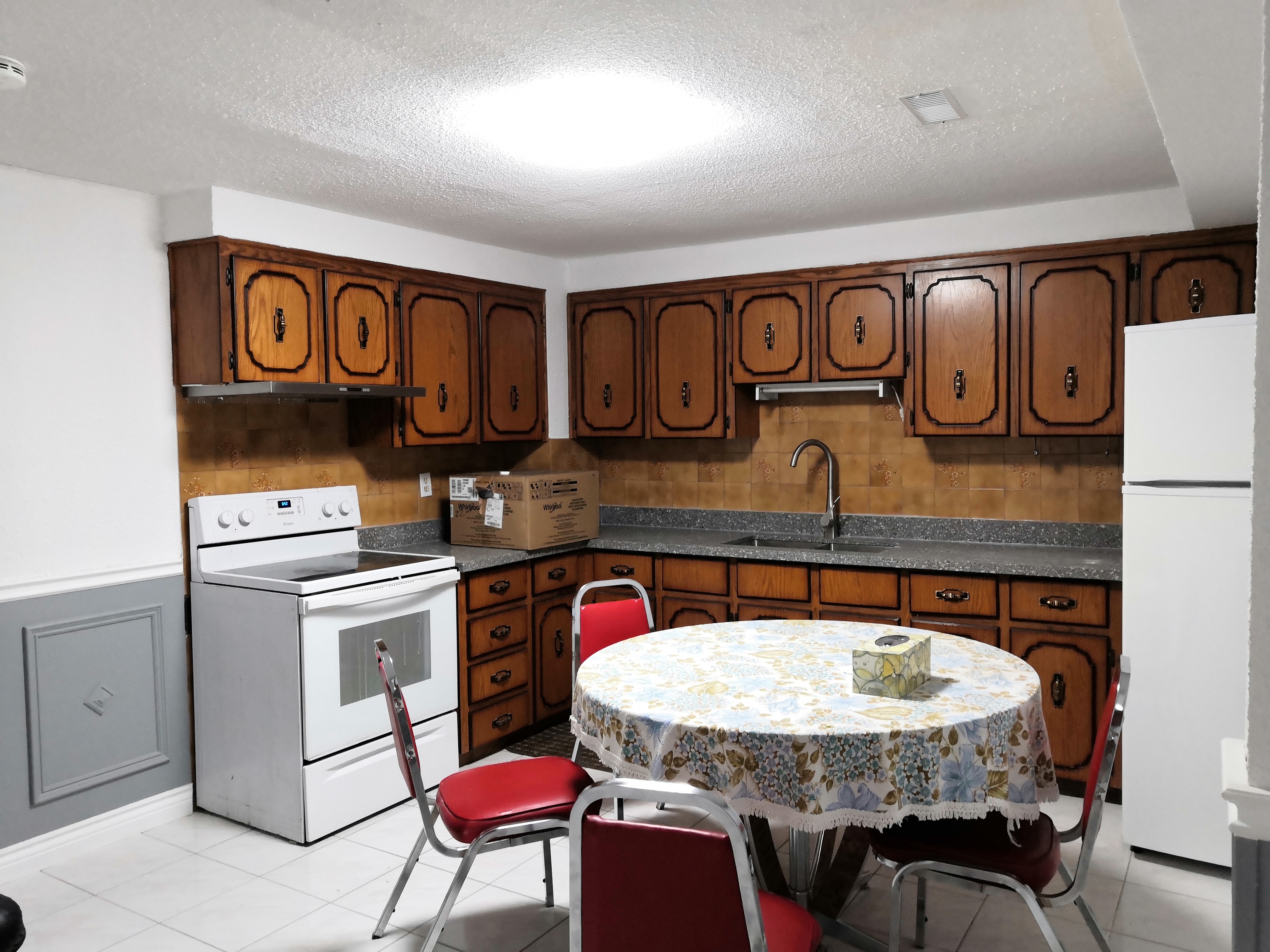 separate entrance BSM $2000 at Dufferin+Steeles - photo 2