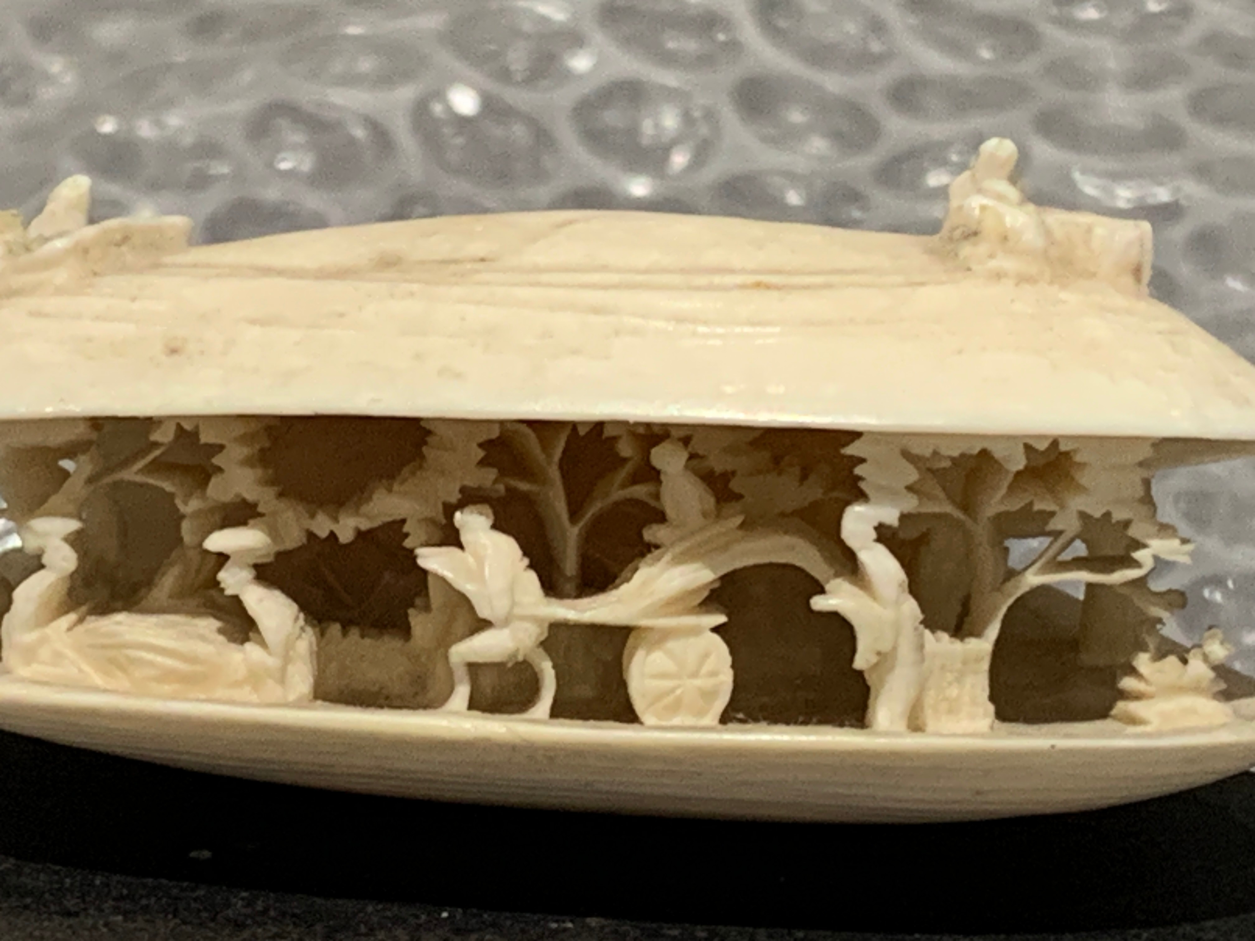Vintage Chinese Canton Carved Ivory Clam Shell - photo 2