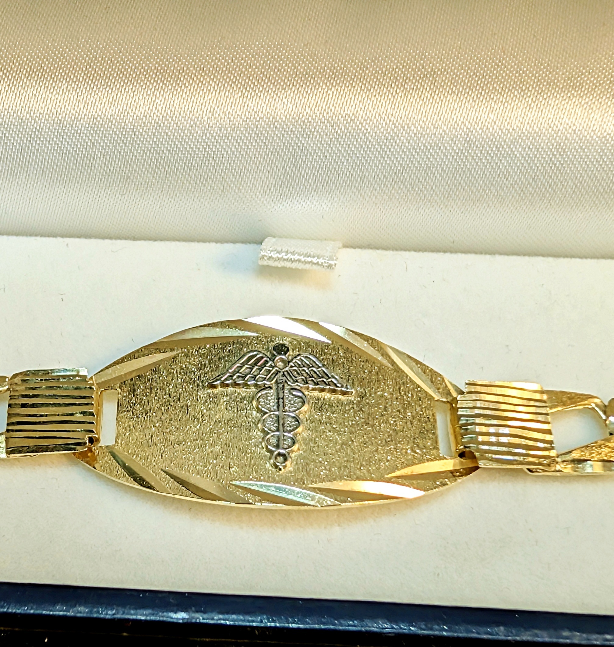 10K Man's Medical Bracelet - photo 4