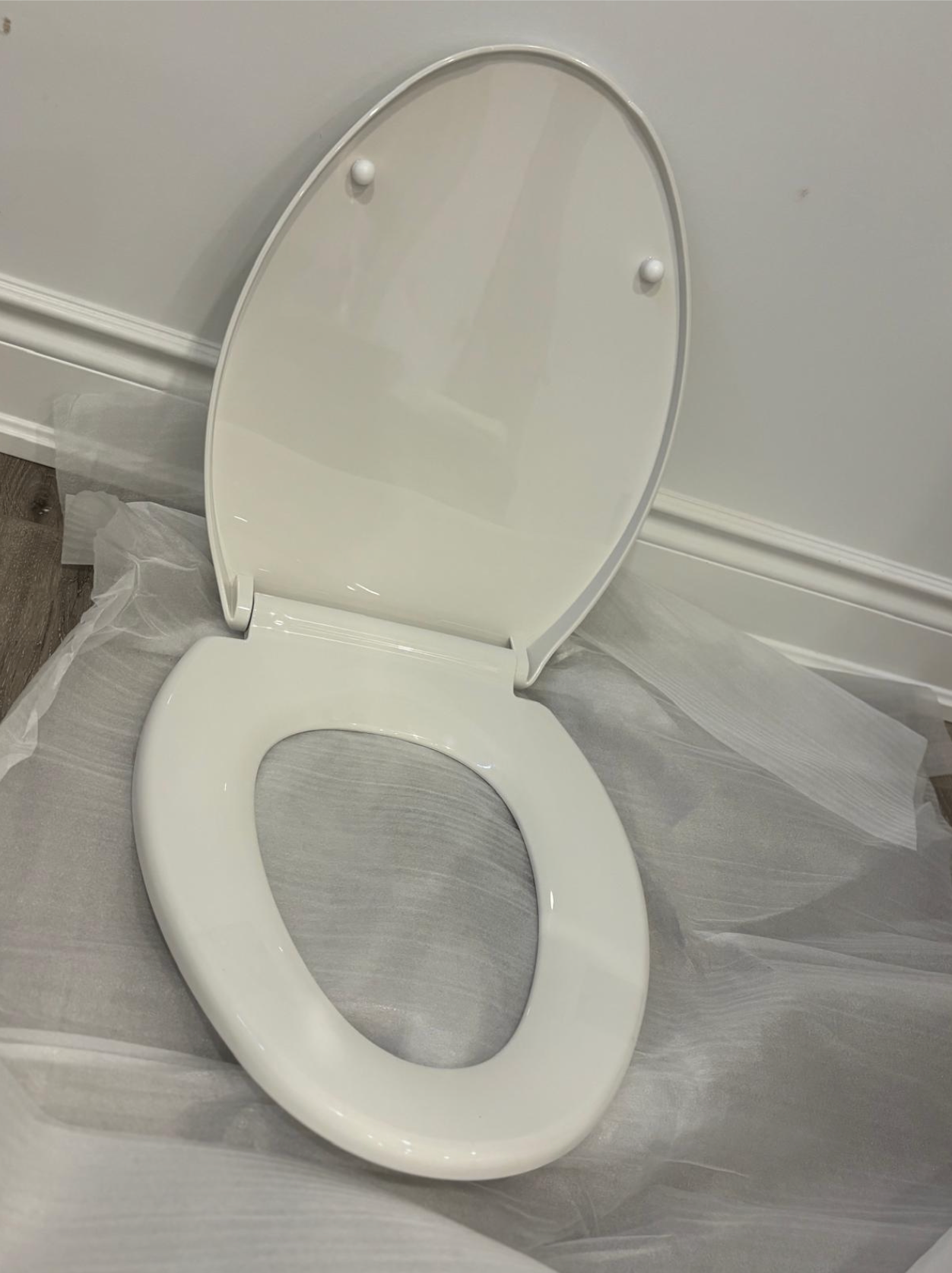 Brand new toilet seat 🚽✨ - photo 3