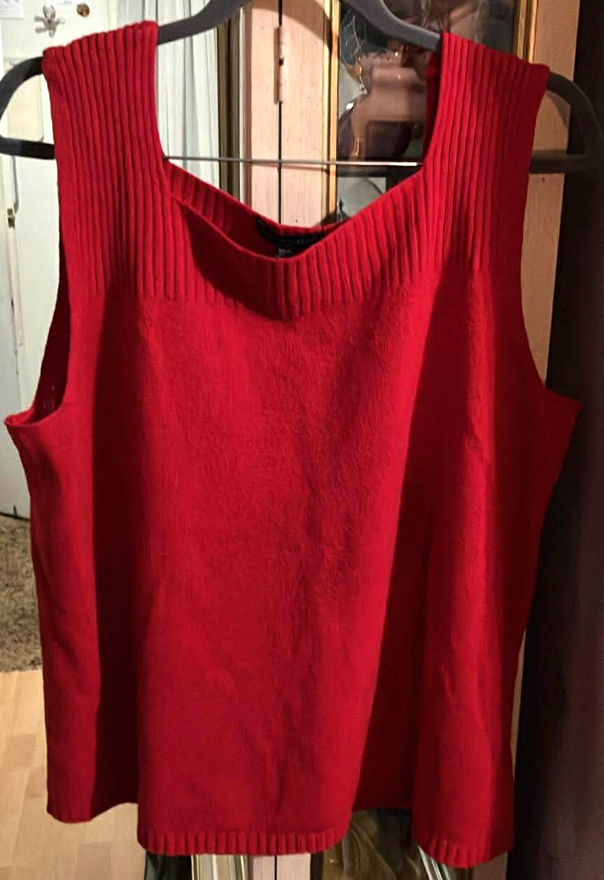 Women Red Top 100% Acrylic - Size 3X