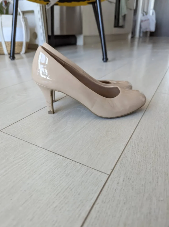 Nude Heels - Size 6 - photo 2