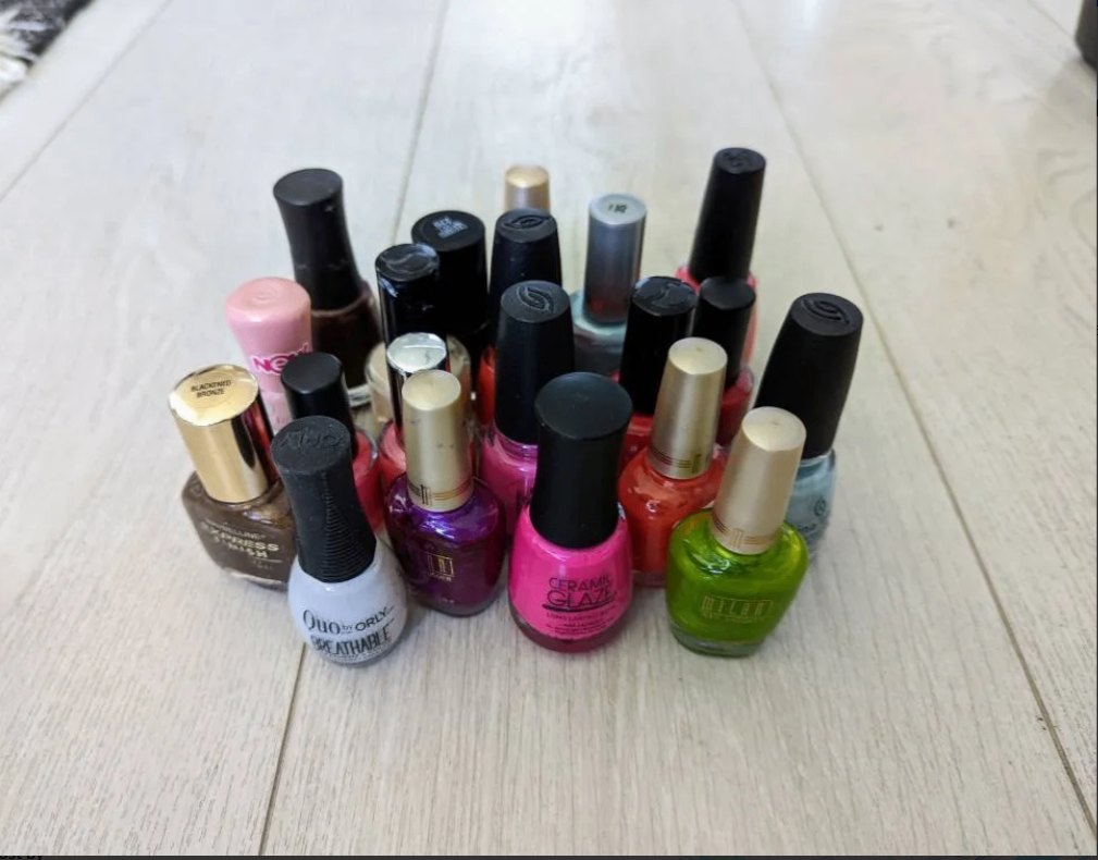 Nail Polishes - Matte & Glossy