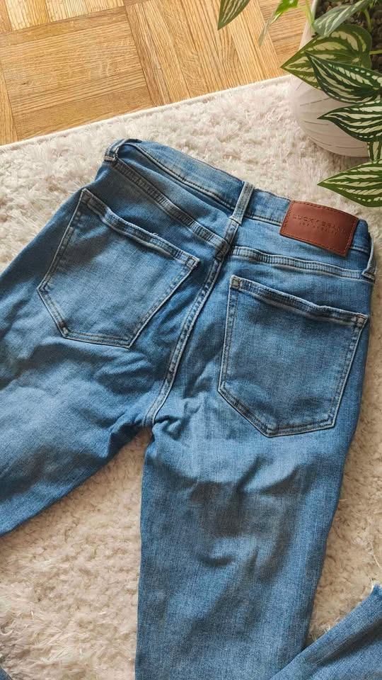 Lucky Brand Distressed Jeans - Size 0/25