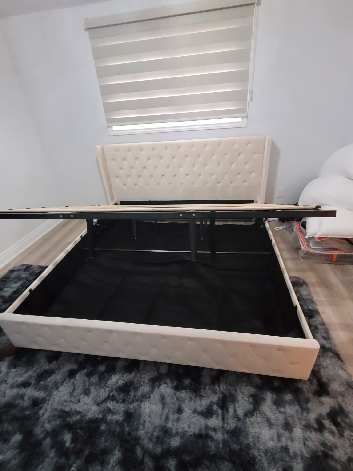 Brand New King Storage Bed With Hydraulic Lift - photo 3