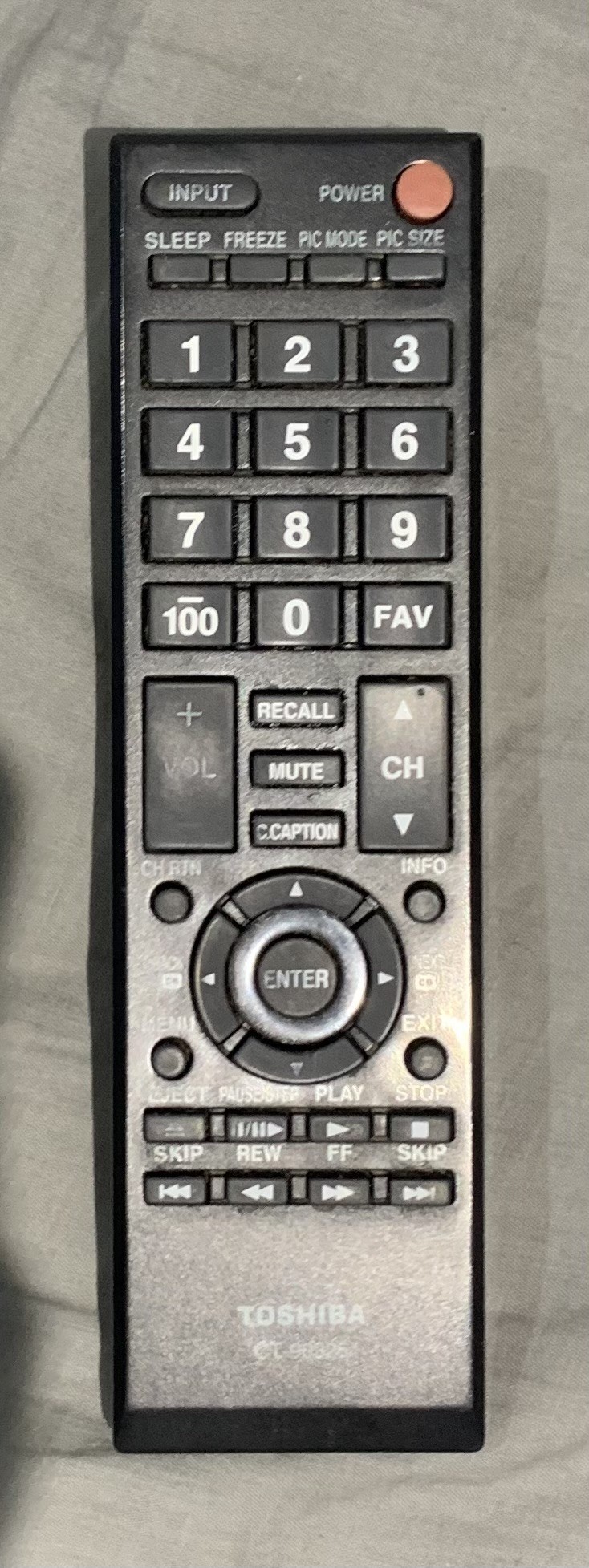 40'' Toshiba TV + Remote (Excellent used condition) - photo 5